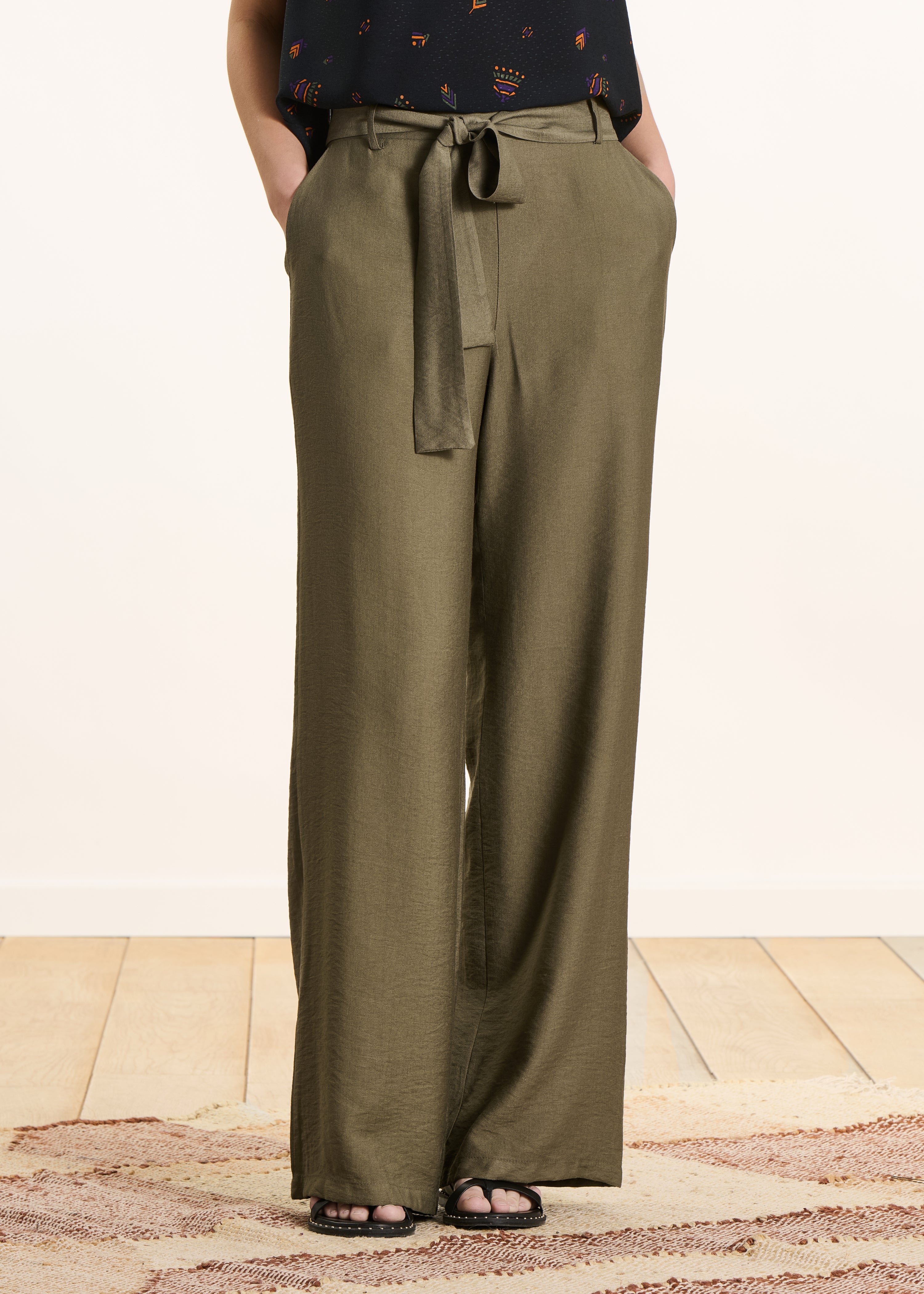 la-f-e-marabout-e-vetea-hose-khaki-damenhose-mit-g-rtel image 2