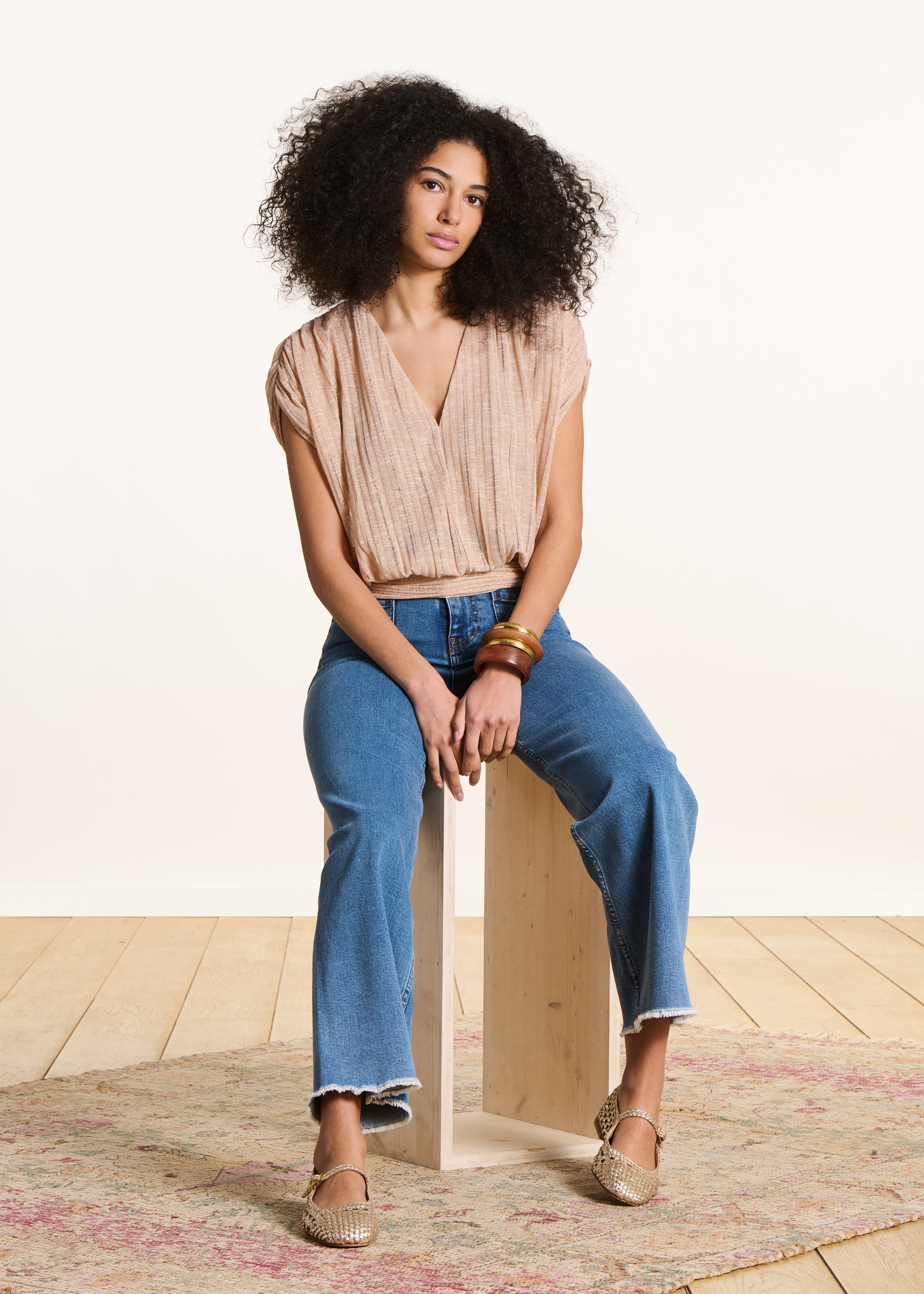 la-f-e-marabout-e-finca-t-shirt-beige-v-ausschnitt-m image 2
