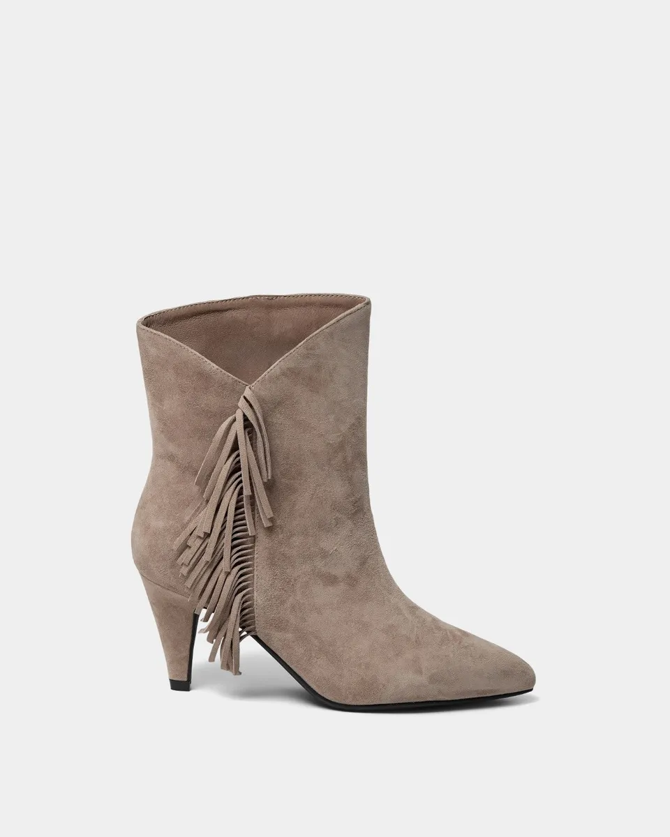 sofie-schnoor-women-salasw-boot-warm-sand-wildleder image 1