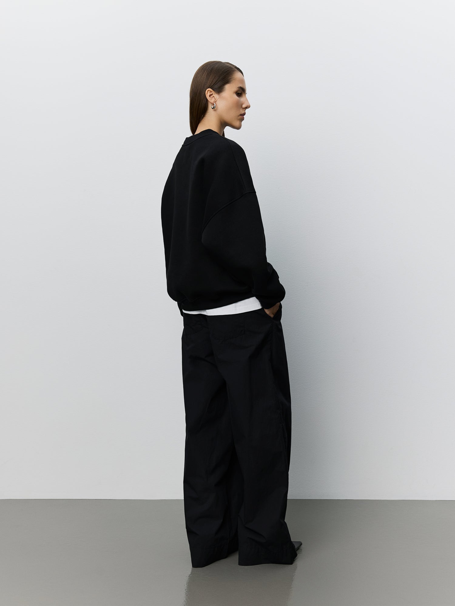 sofie-schnoor-sport-parosspo-sweatshirt-schwarz-oversize image 4