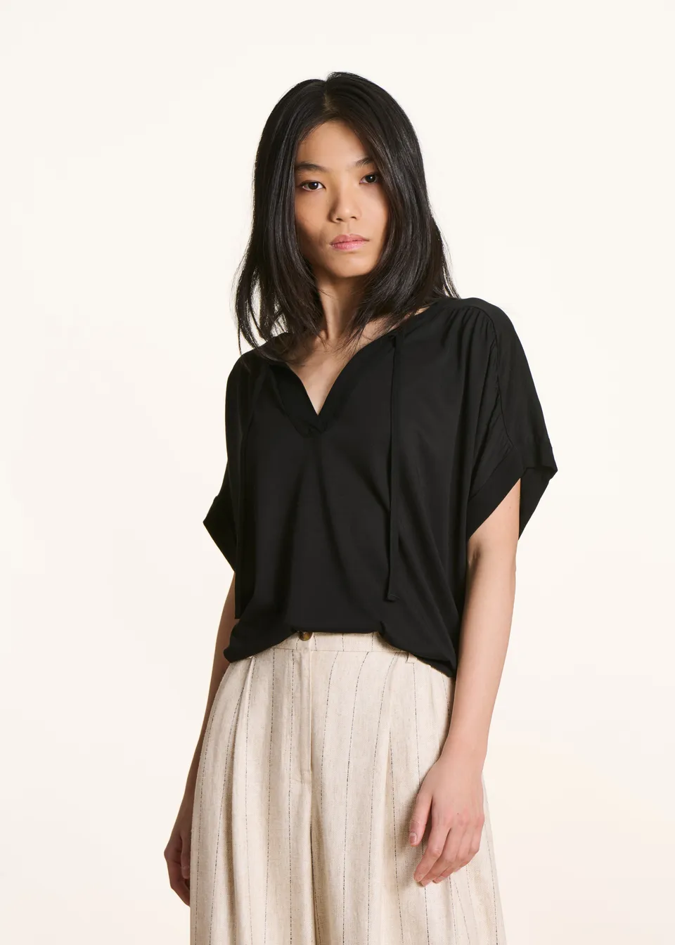 la-f-e-marabout-e-fino-t-shirt-damen-schwarz-lyocell-weit image 1