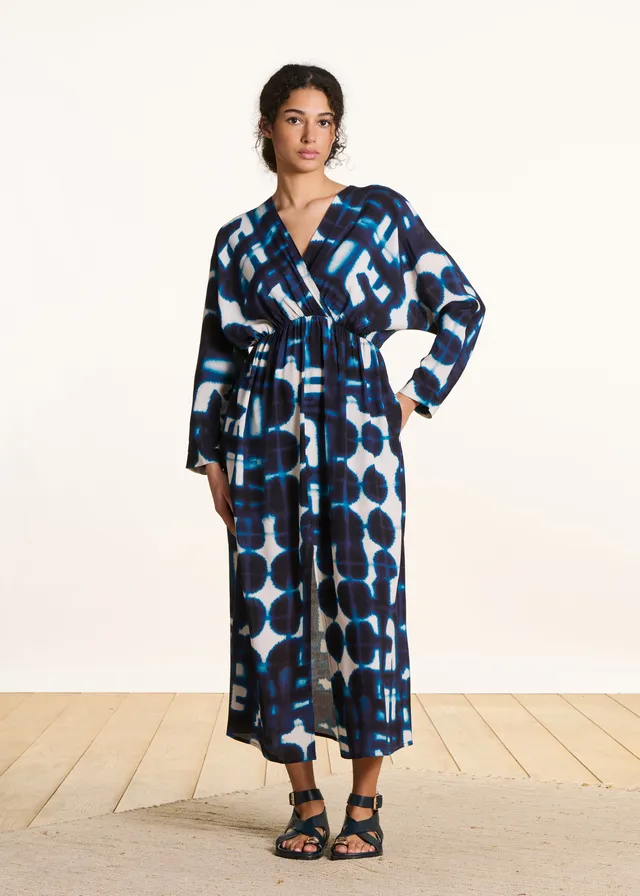 la-f-e-marabout-e-edacre-kleid-blau-lang-ecovero-schlitz image 1