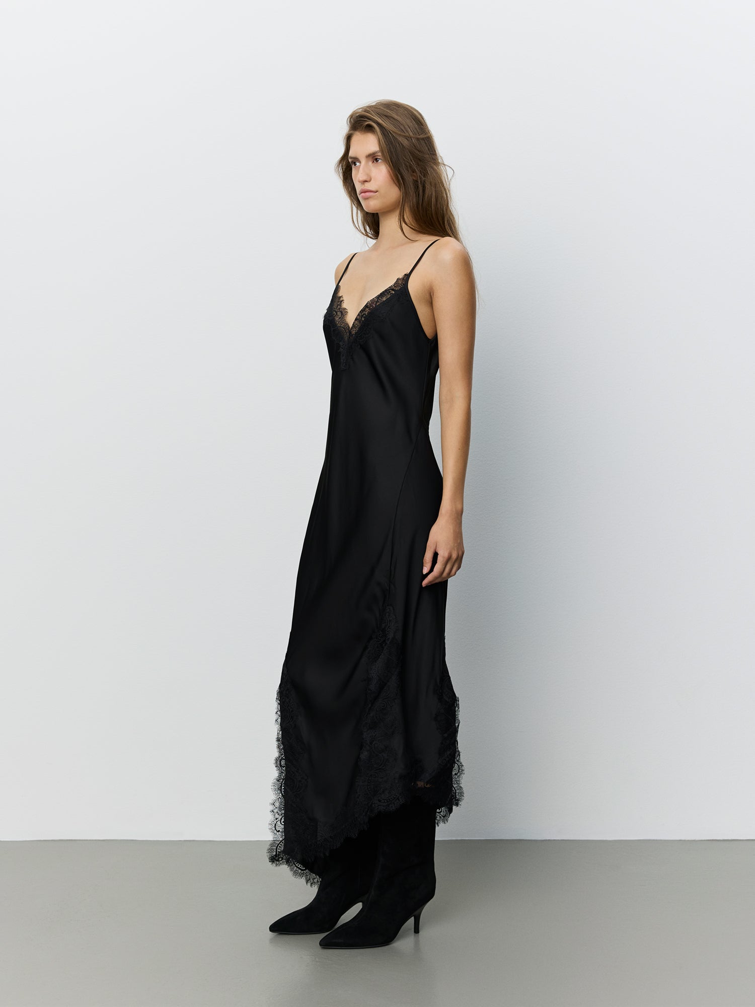 sofie-schnoor-women-lounellesw-satinkleid-schwarz-spitze-gr-34 image 3