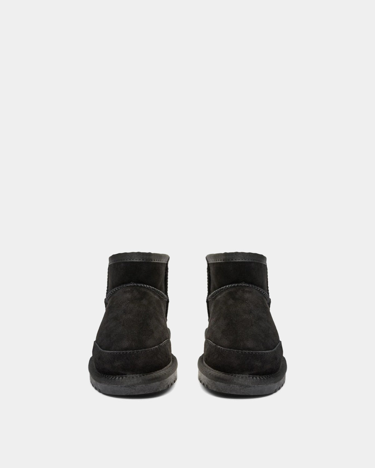 sofie-schnoor-marthasw-teddy-boot-schwarz-lammfell image 3