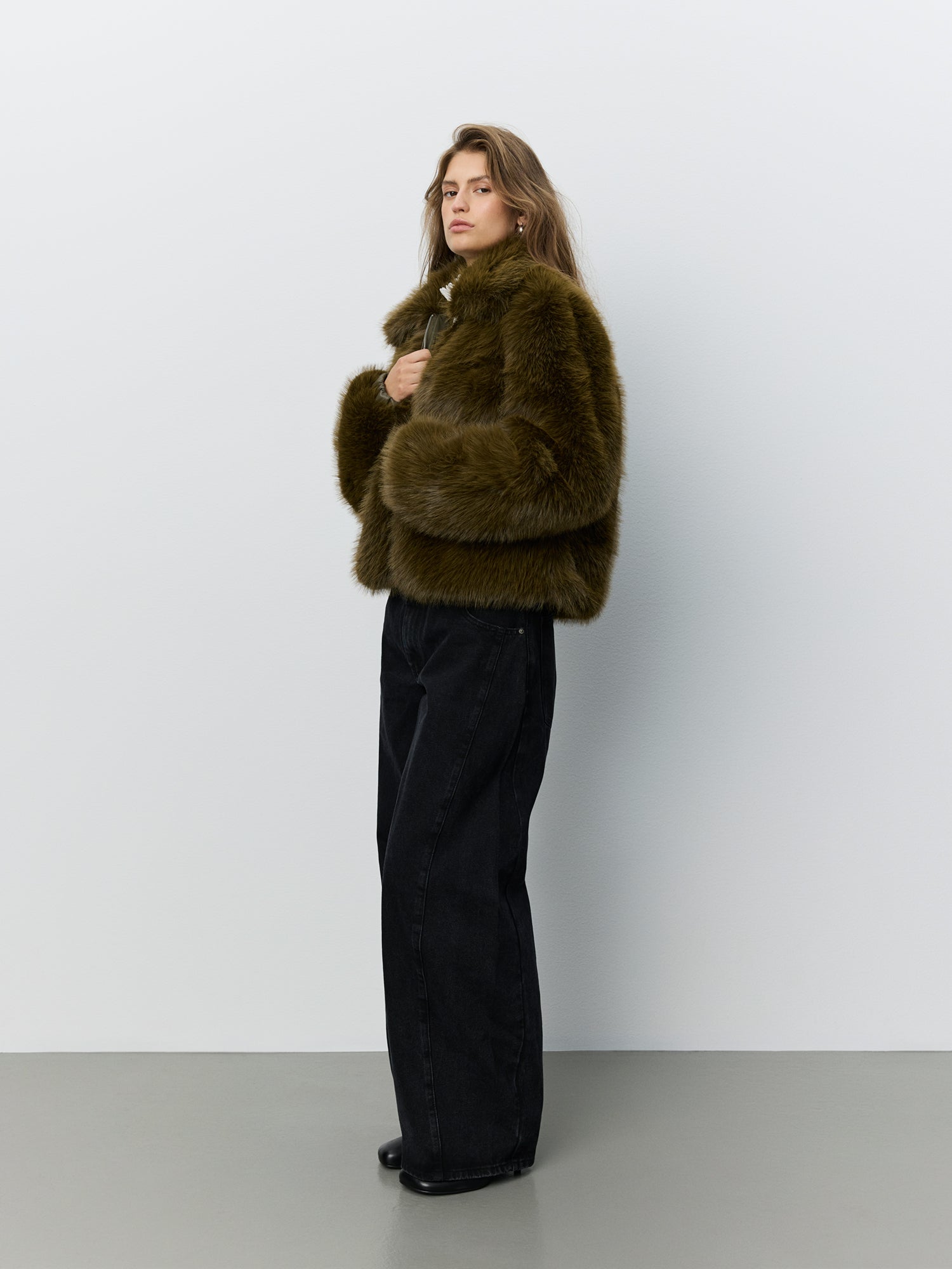 sofie-schnoor-women-metasw-kunstfell-bomberjacke-oliv image 3