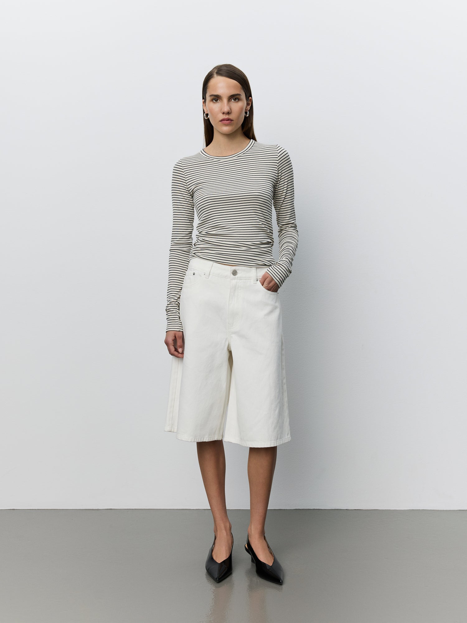 sofie-schnoor-women-petricia-snos704-shirt-grau-gestreift image 2