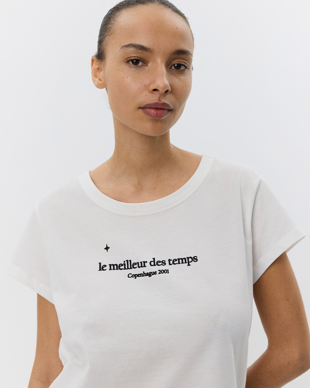 sofie-schnoor-women-zoeysw-t-shirt-snow-white-stickerei image 6
