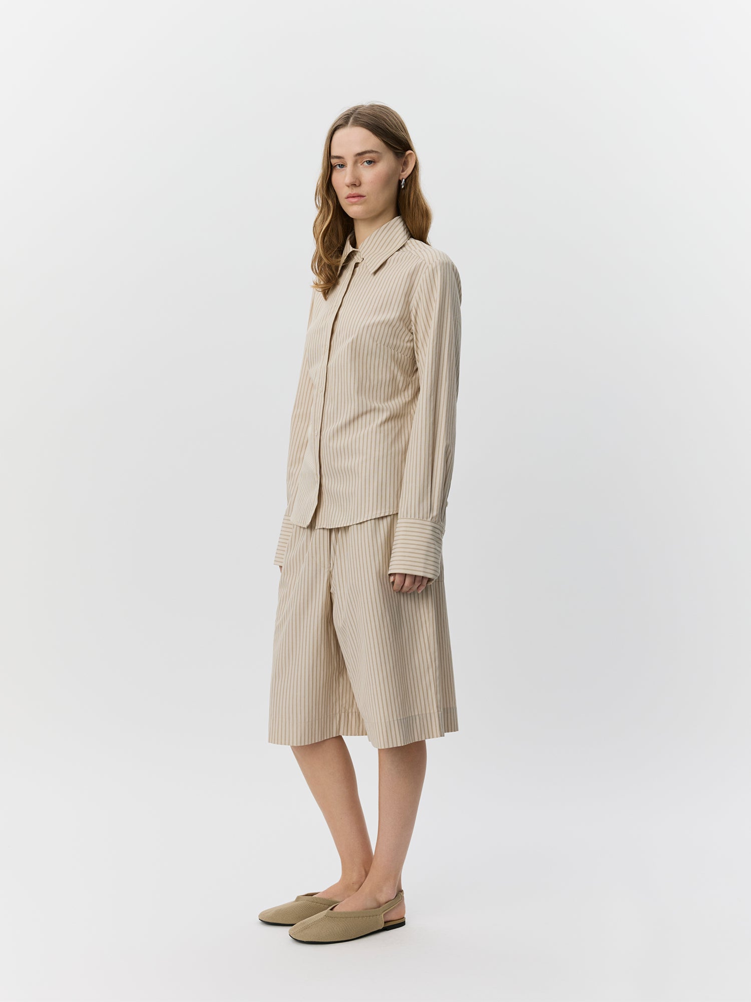 sofie-schnoor-blairsw-bermuda-shorts-off-white-schwarz image 3
