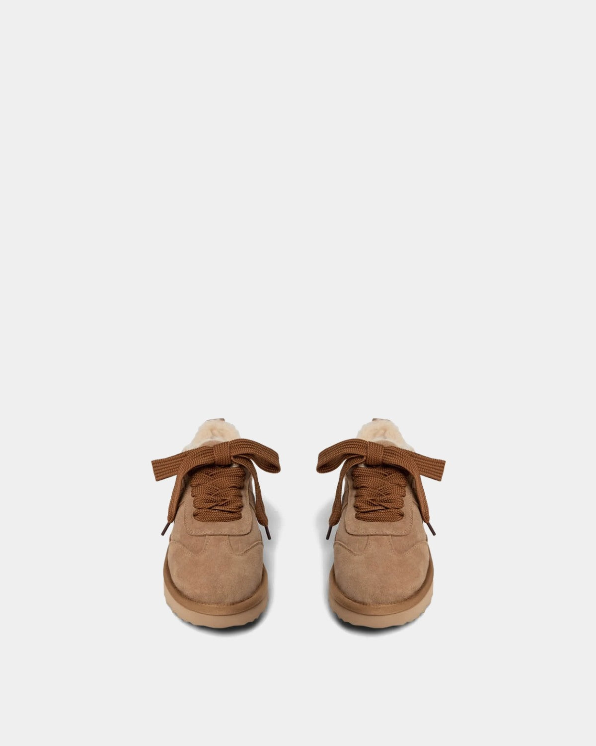 sofie-schnoor-young-dictiesy-teddy-boot-tan-sneaker-look image 3
