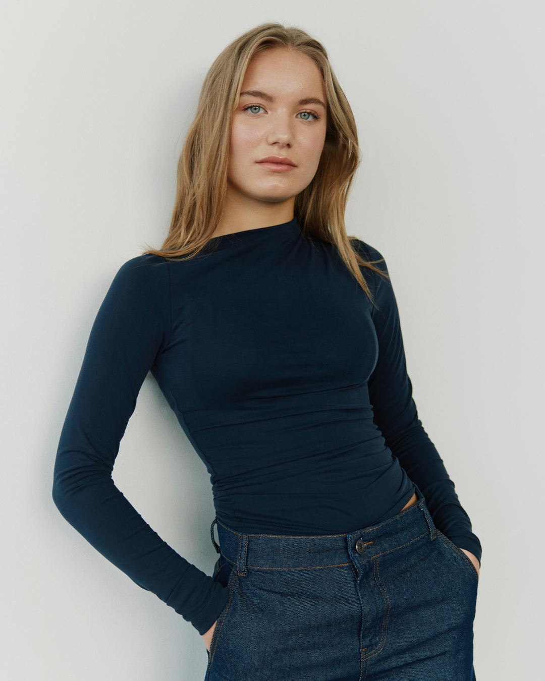 sofie-schnoor-young-peluasy-langarmshirt-dunkelblau-viskose image 2
