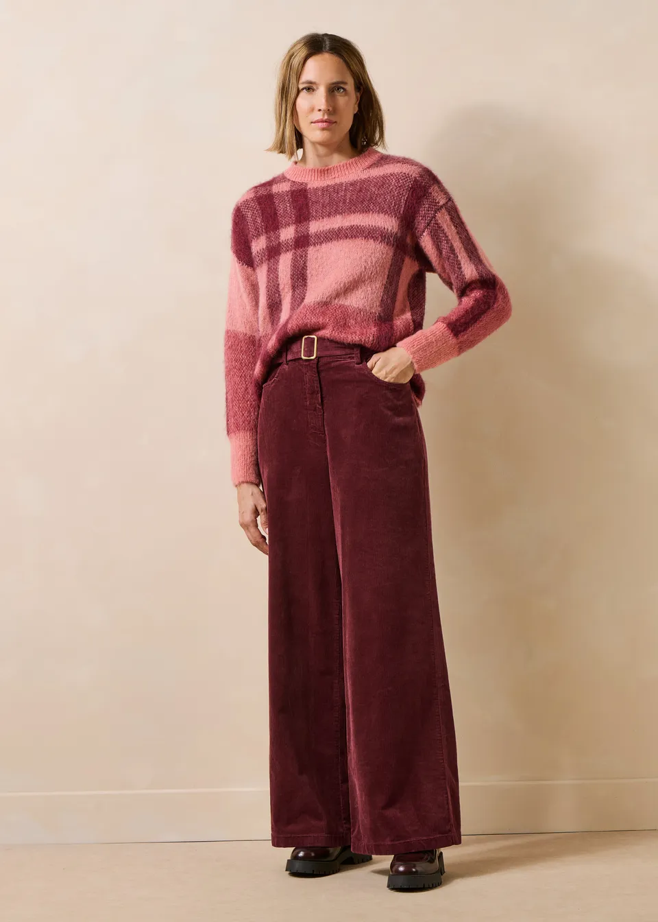 la-f-e-marabout-e-globus-hose-cord-bordeaux-weit image 1