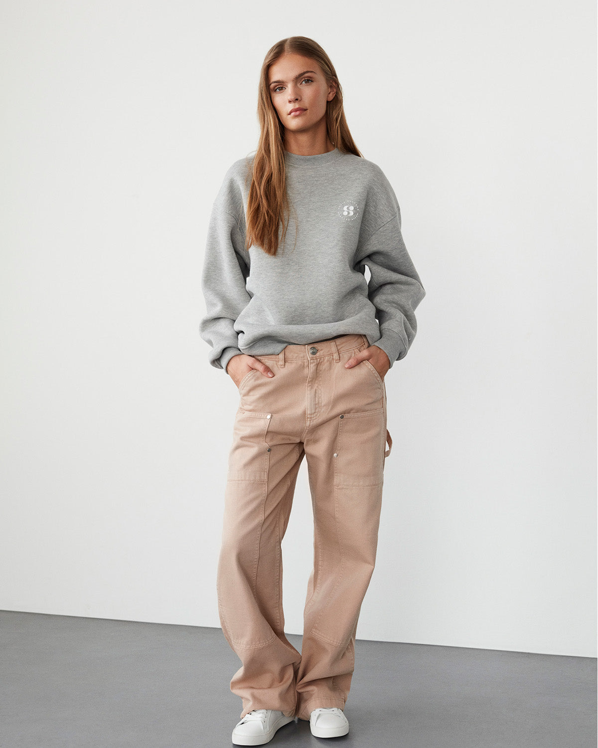 sofie-schnoor-parisw-sweatshirt-grau-melange-baumwolle image 2