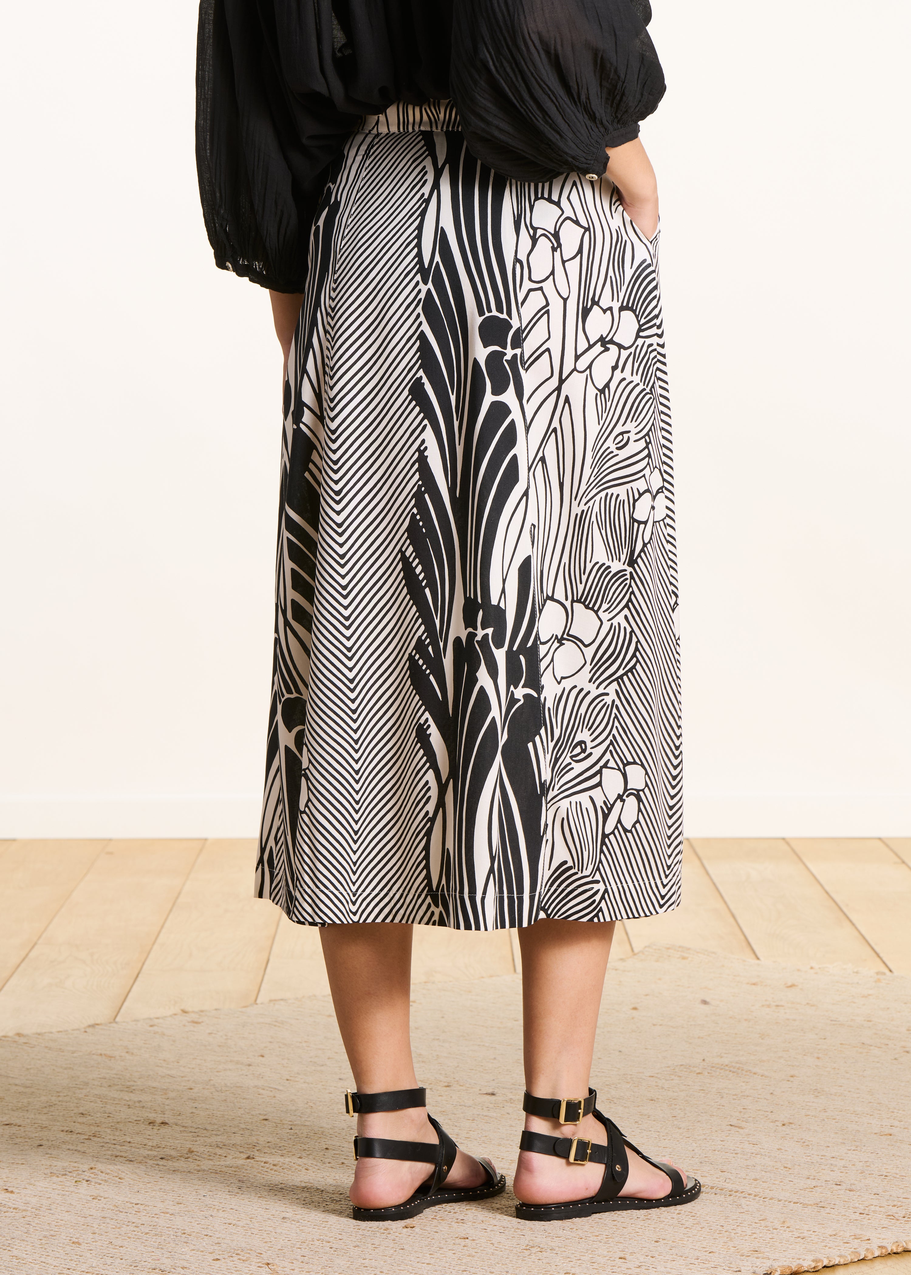 la-f-e-marabout-e-dalix-midirock-blumen-schwarz-wei image 3