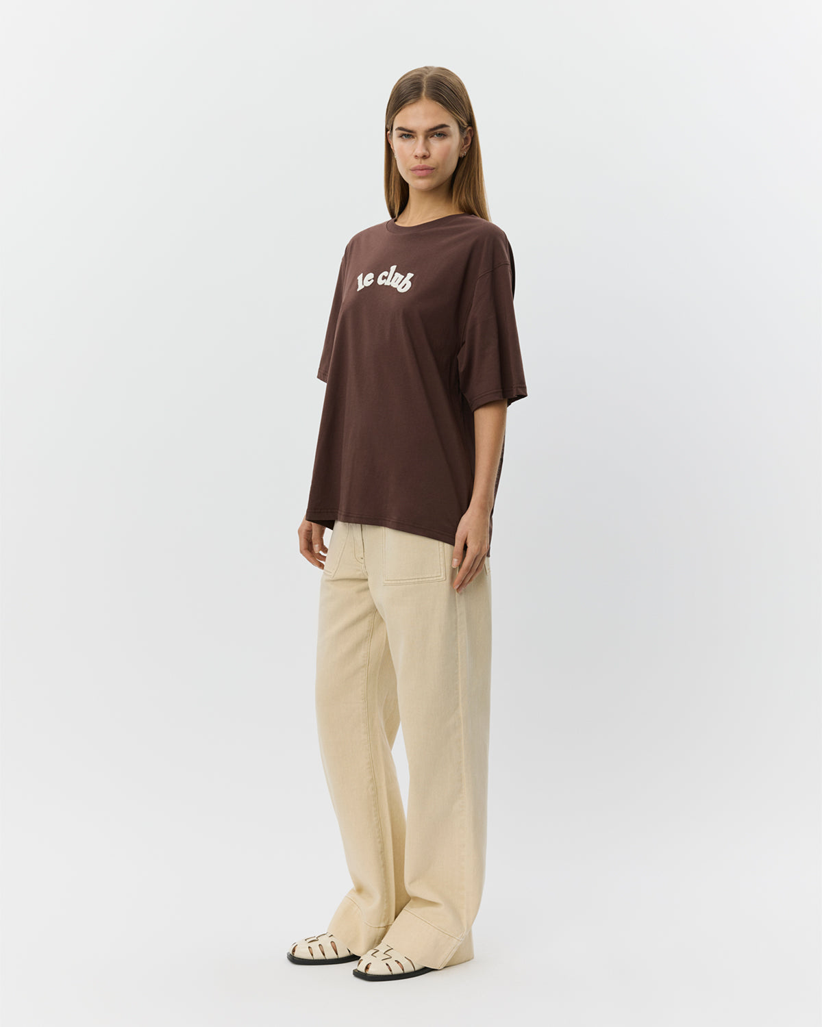 sofie-schnoor-women-maesw-t-shirt-dunkelbraun-oversize image 3