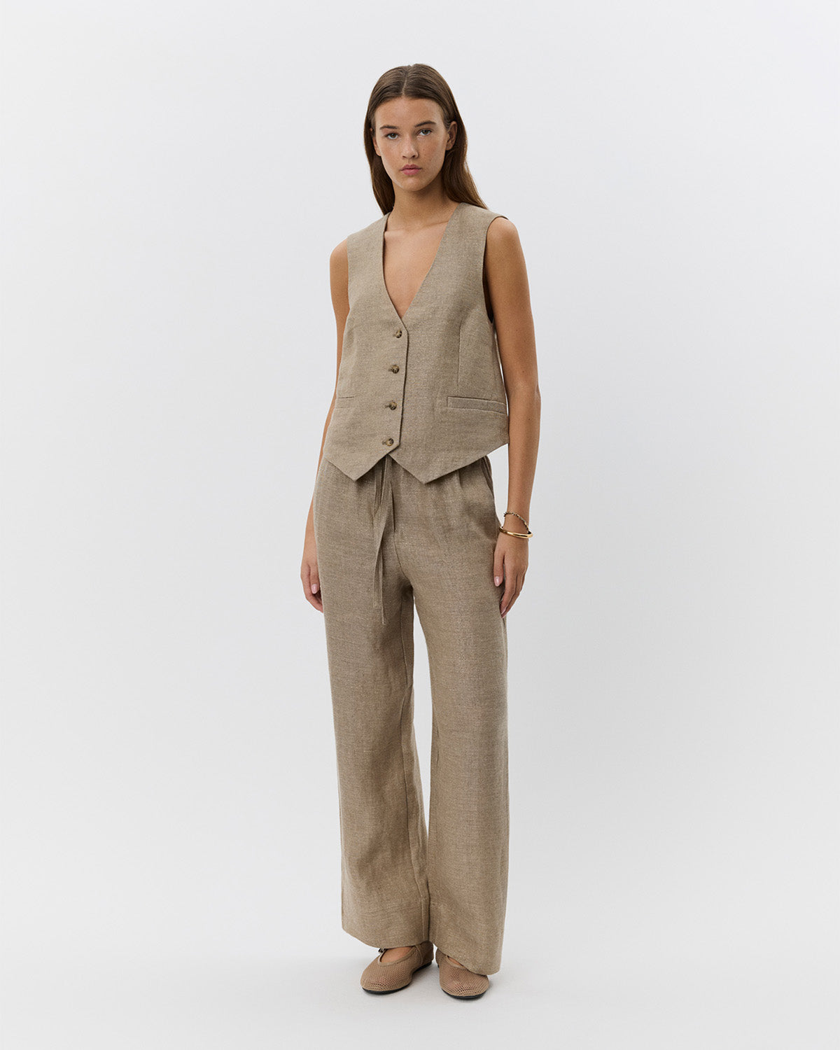 sofie-schnoor-women-ida-weste-s252436-hellbraun-leinen image 3