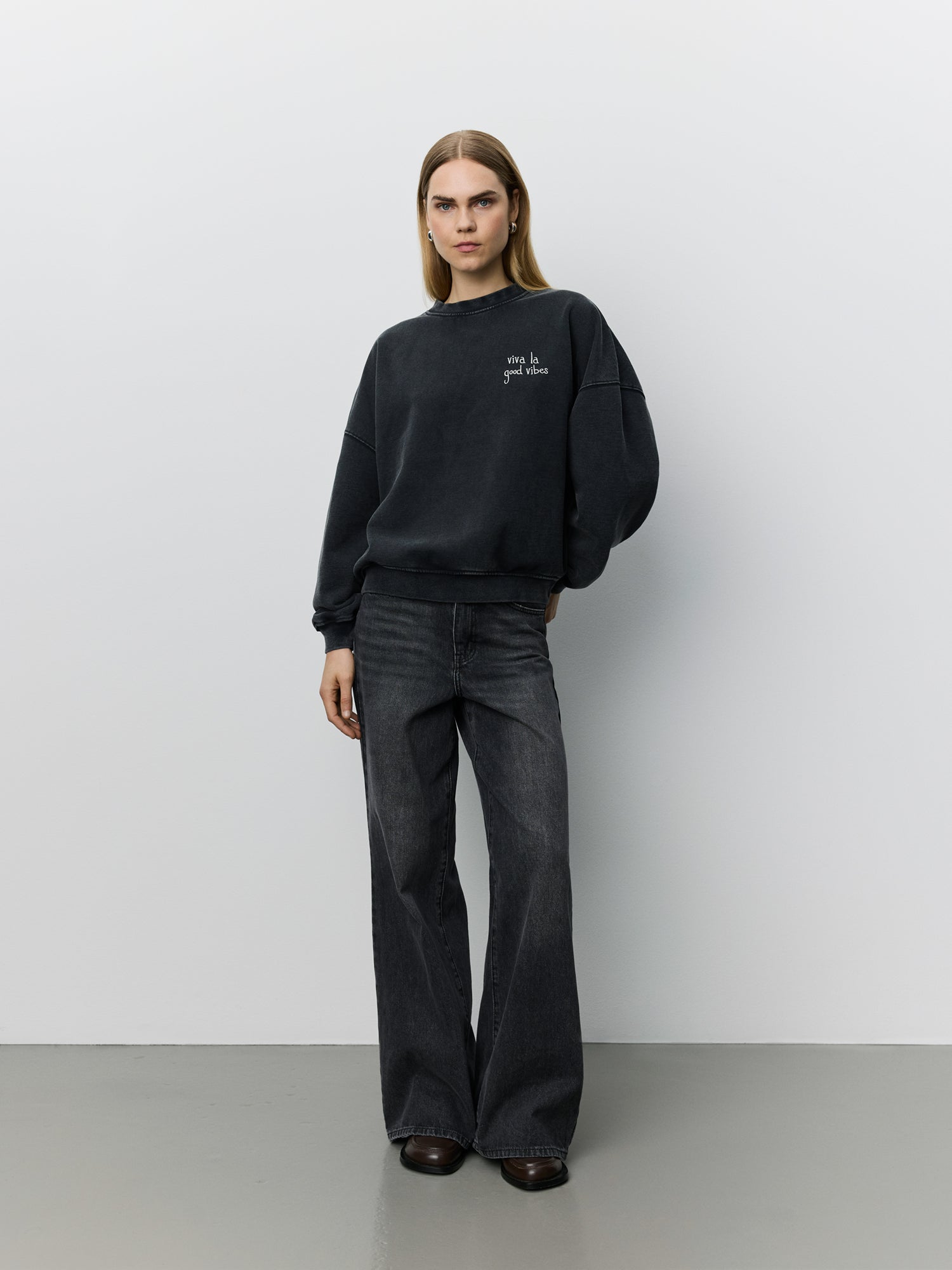 sofie-schnoor-women-parossw-s263311-sweatshirt-washed-black image 2