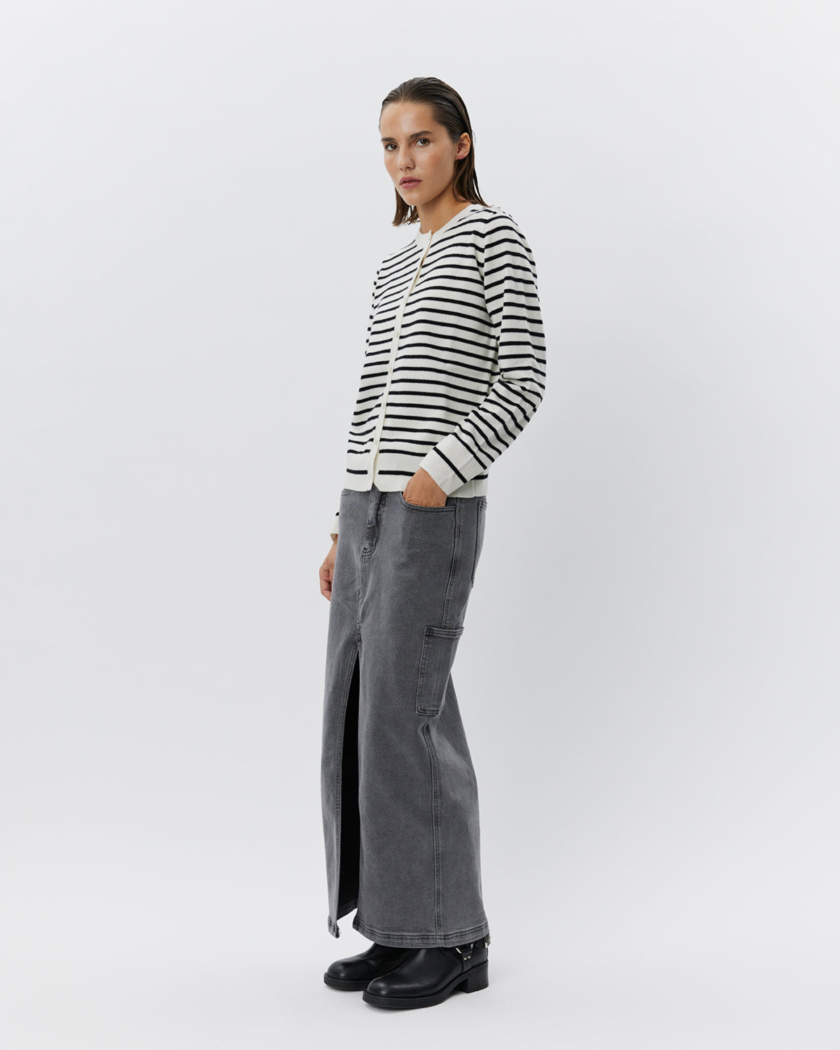 sofie-schnoor-women-cissesw-strickjacke-schwarz-wei-merino image 3