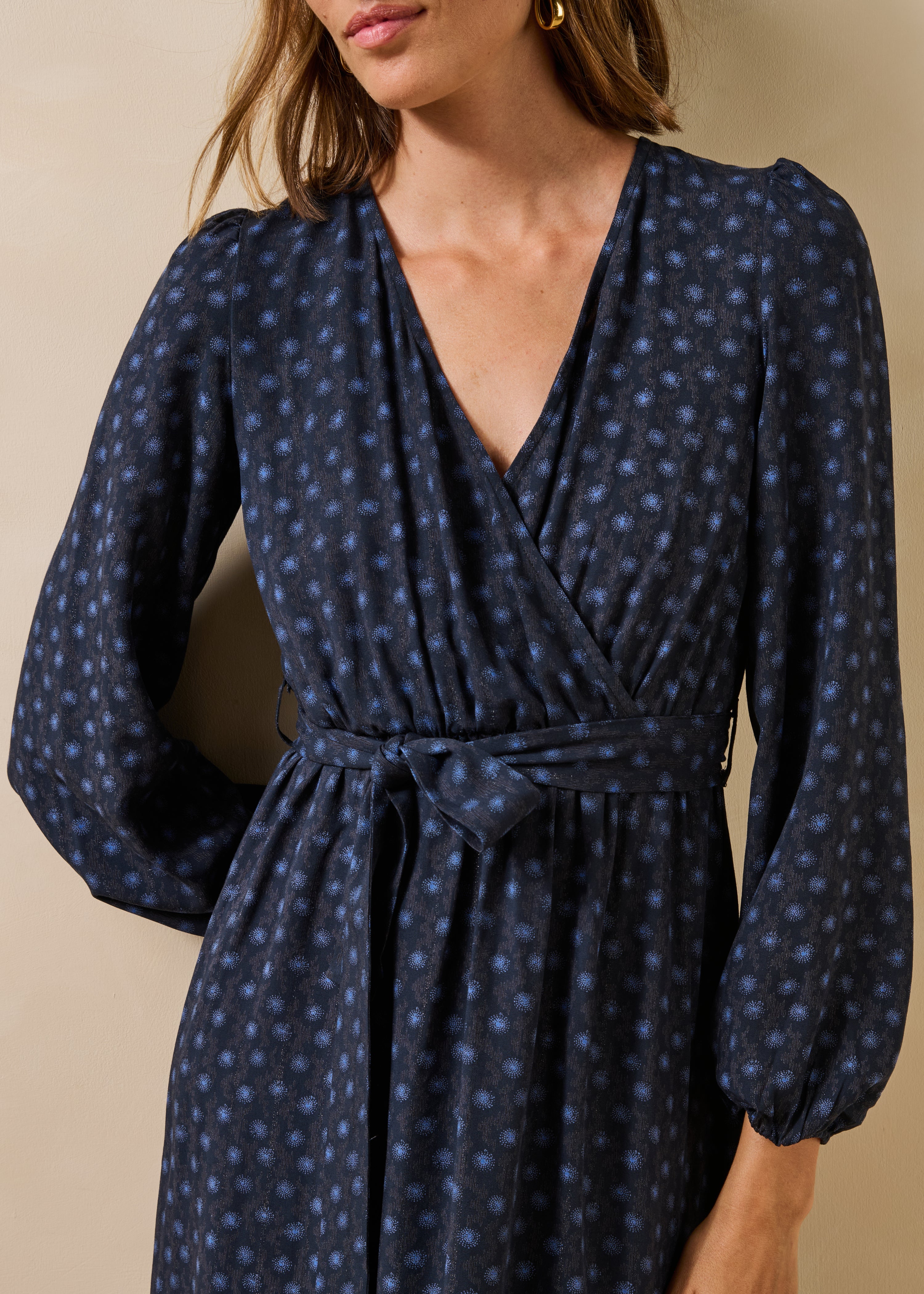 la-f-e-marabout-e-reola-kleid-blau-grafik-wickel-langarm image 4
