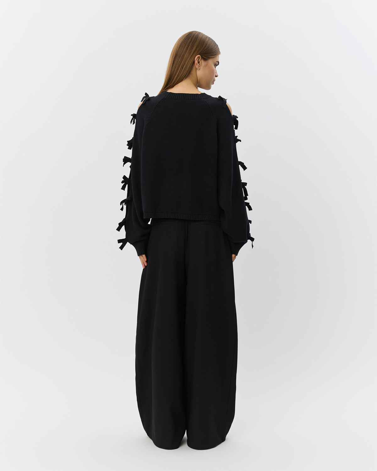 sofie-schnoor-permelisw-bow-knit-sweater-schwarz-cashmere image 4