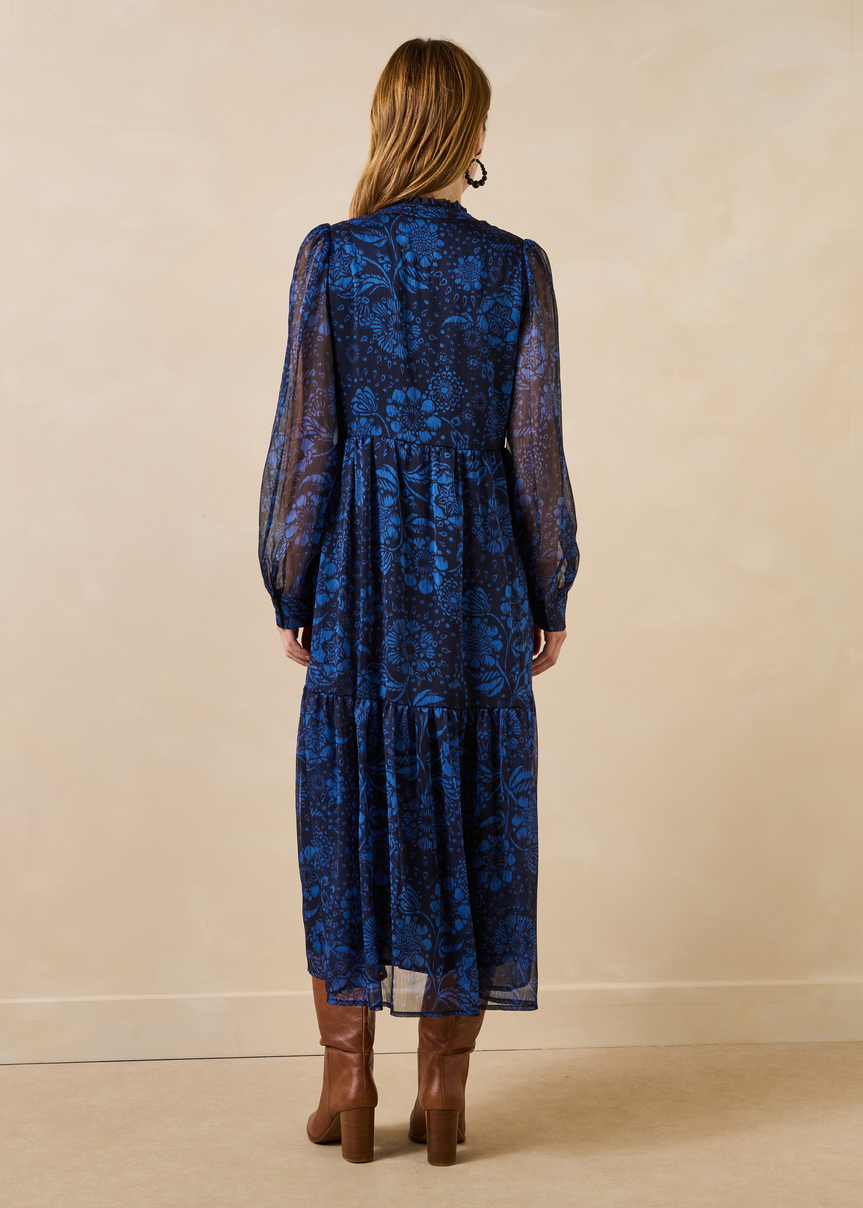 la-f-e-marabout-e-gauffre-maxikleid-blau-floral image 3