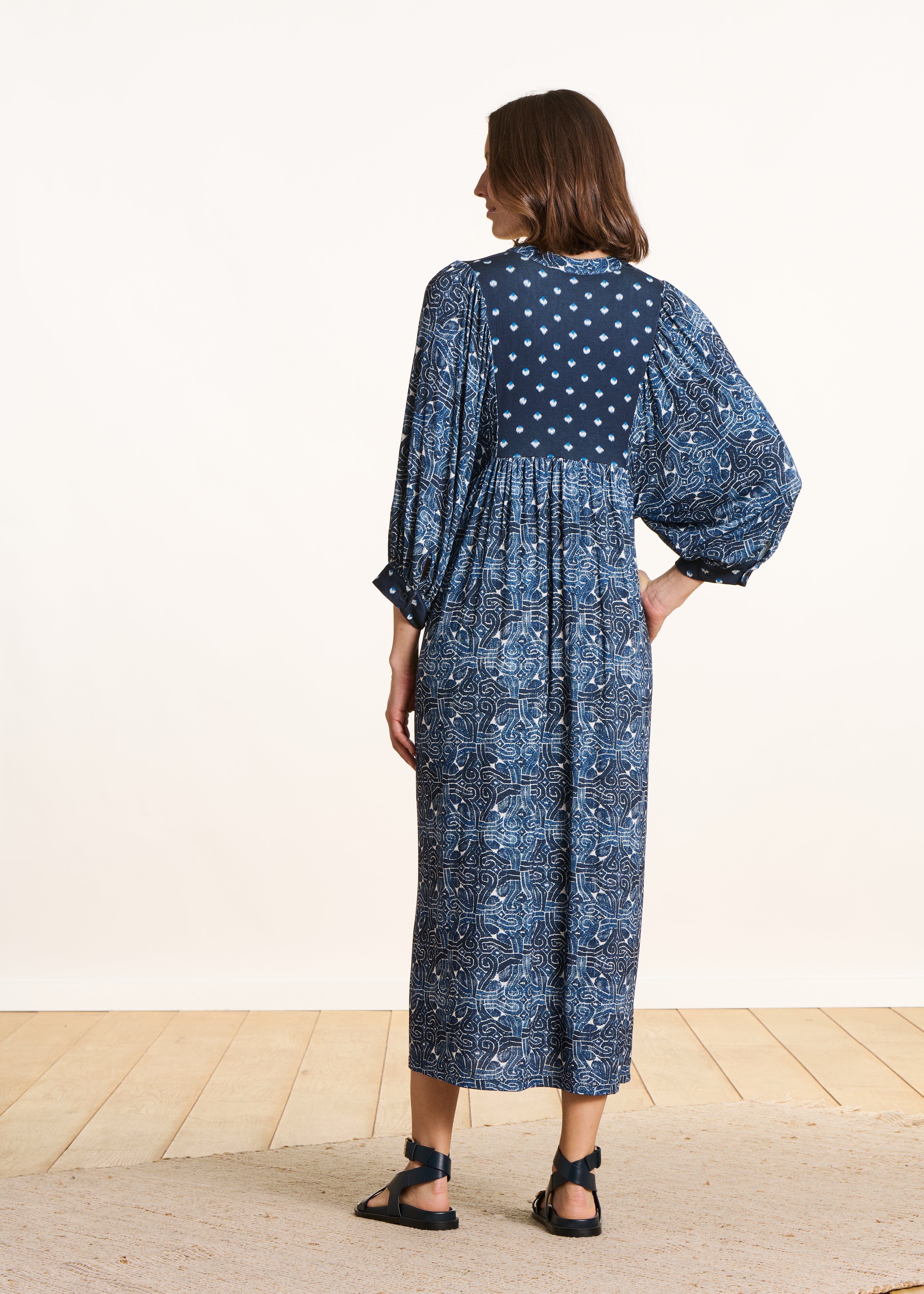 la-f-e-marabout-e-demba-maxikleid-blau-patchwork image 3