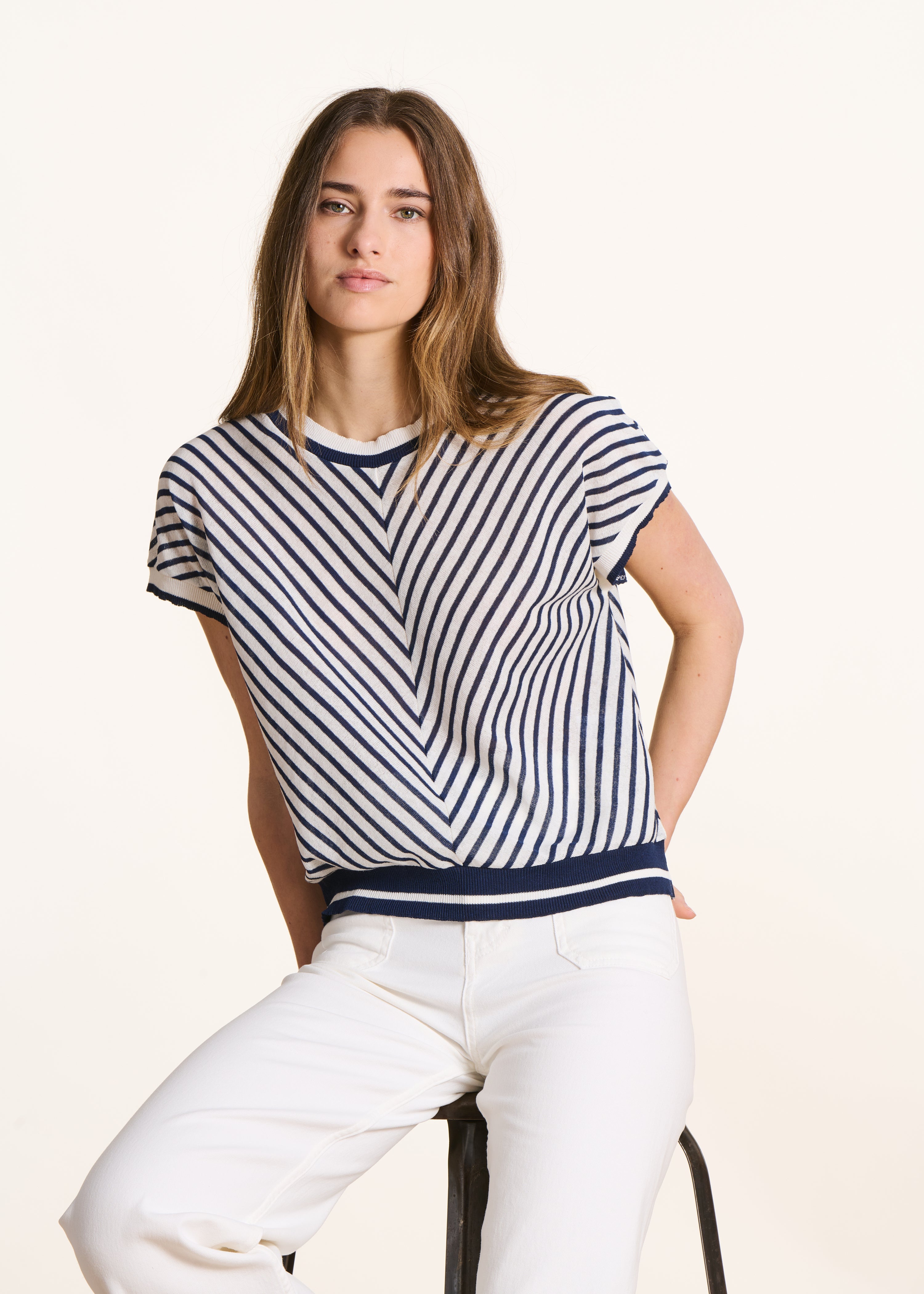 la-f-e-marabout-e-pulls-feliz-kurzer-pullover-ecru-blau image 1