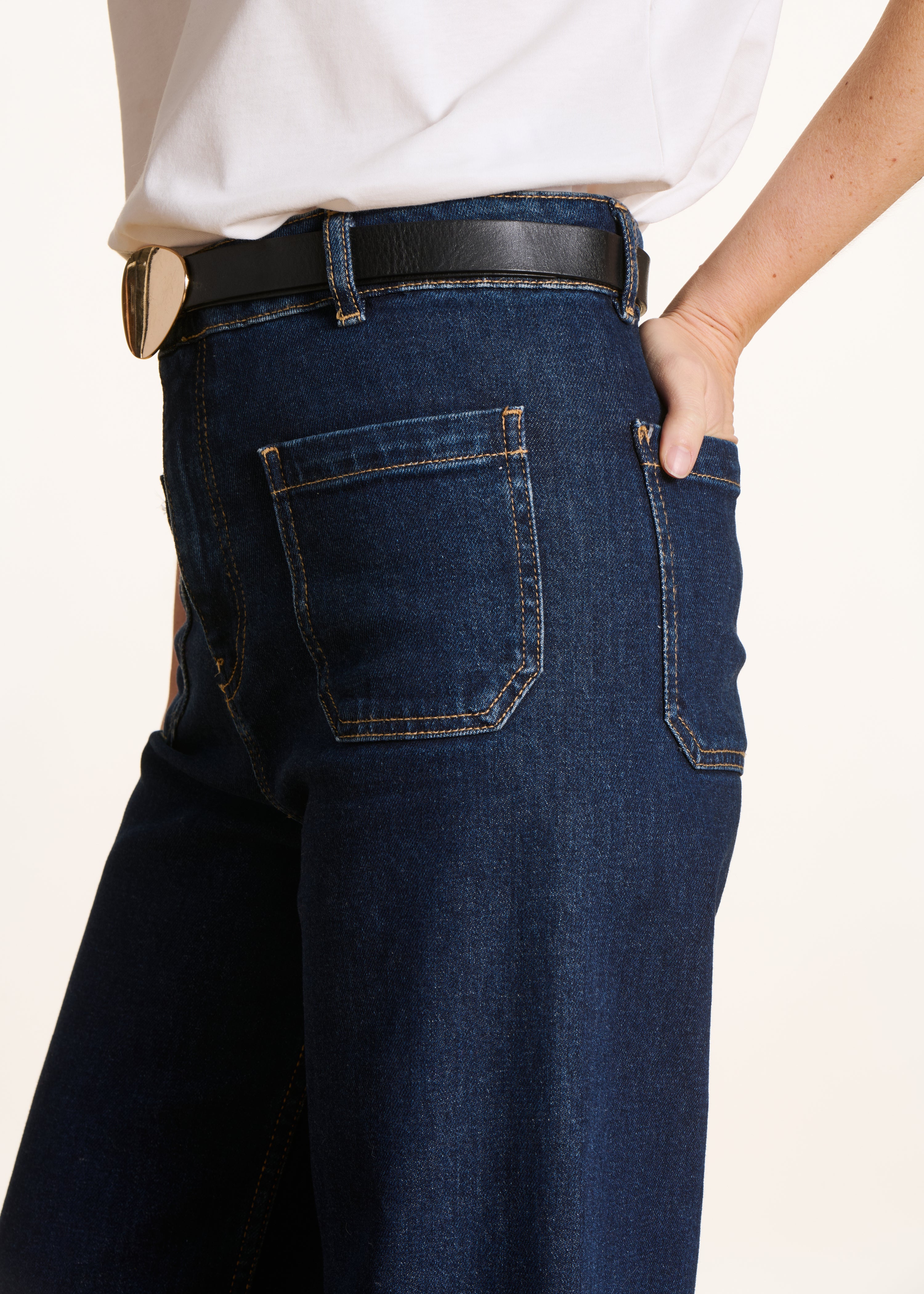 la-f-e-marabout-e-flare-jeans-brut-high-waist-bio-baumwolle image 5