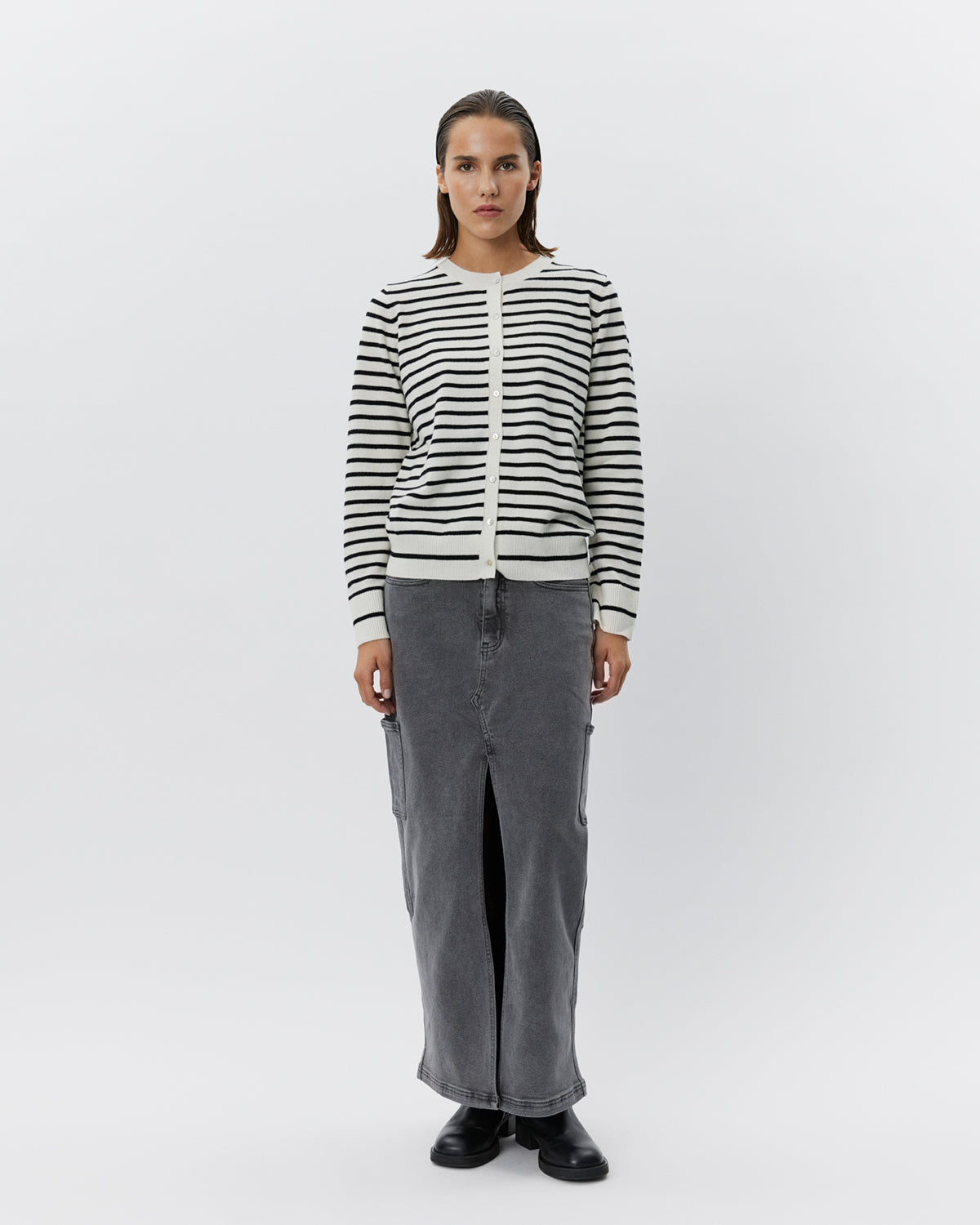 sofie-schnoor-women-cissesw-strickjacke-schwarz-wei-merino image 2