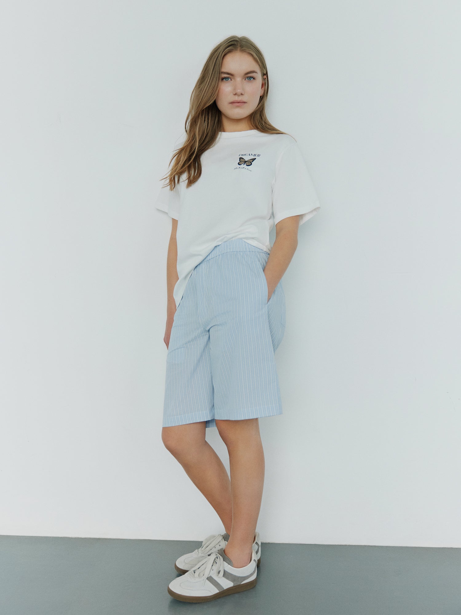 sofie-schnoor-young-neja-shorts-hellblau-baumwolle image 2