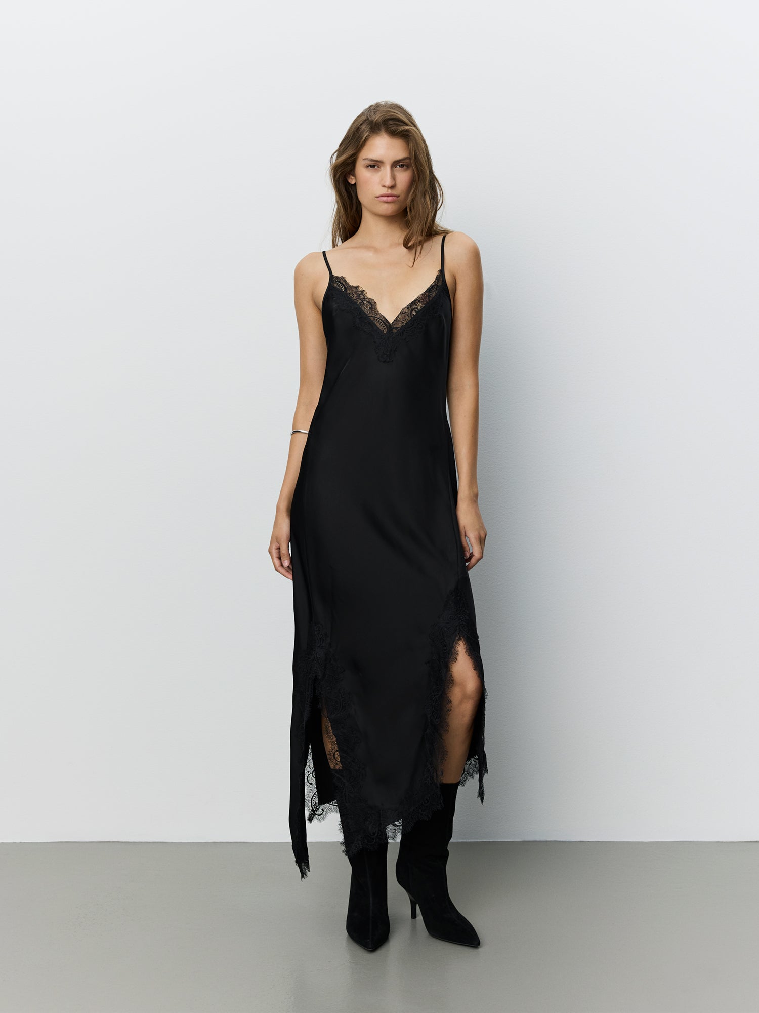 sofie-schnoor-women-lounellesw-satinkleid-schwarz-spitze-gr-34 image 2