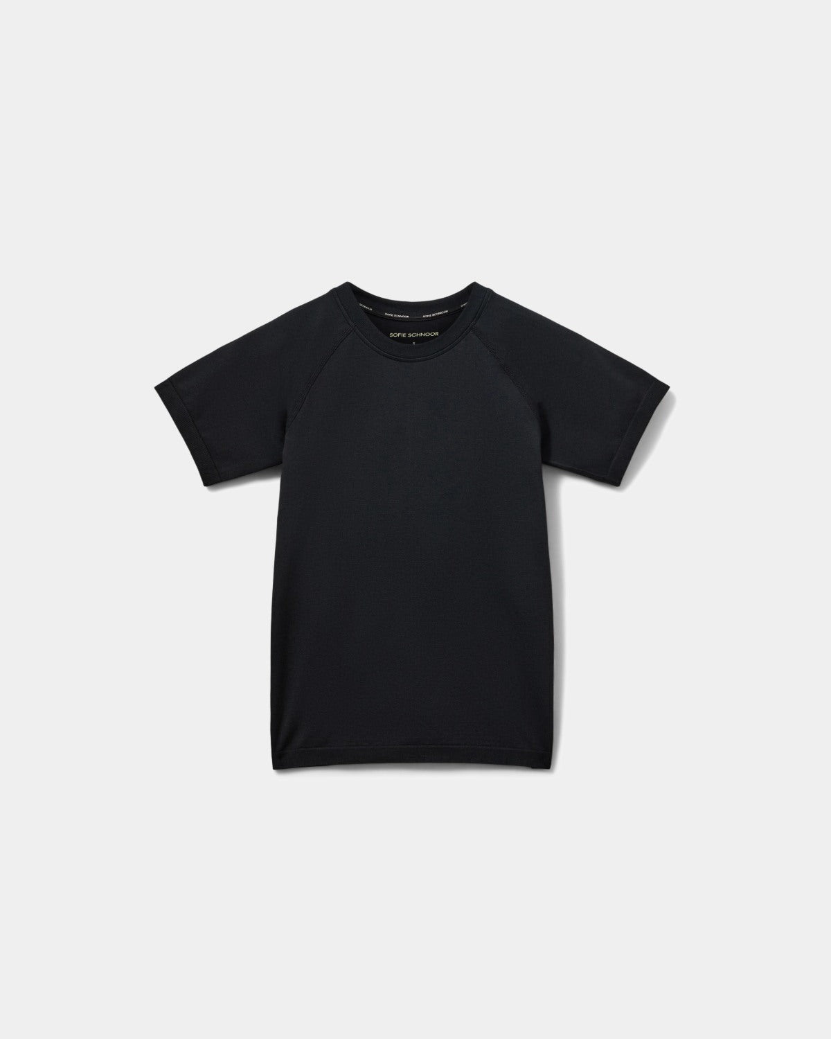 sofie-schnoor-sport-kalliespo-t-shirt-schwarz-nahtlos image 1