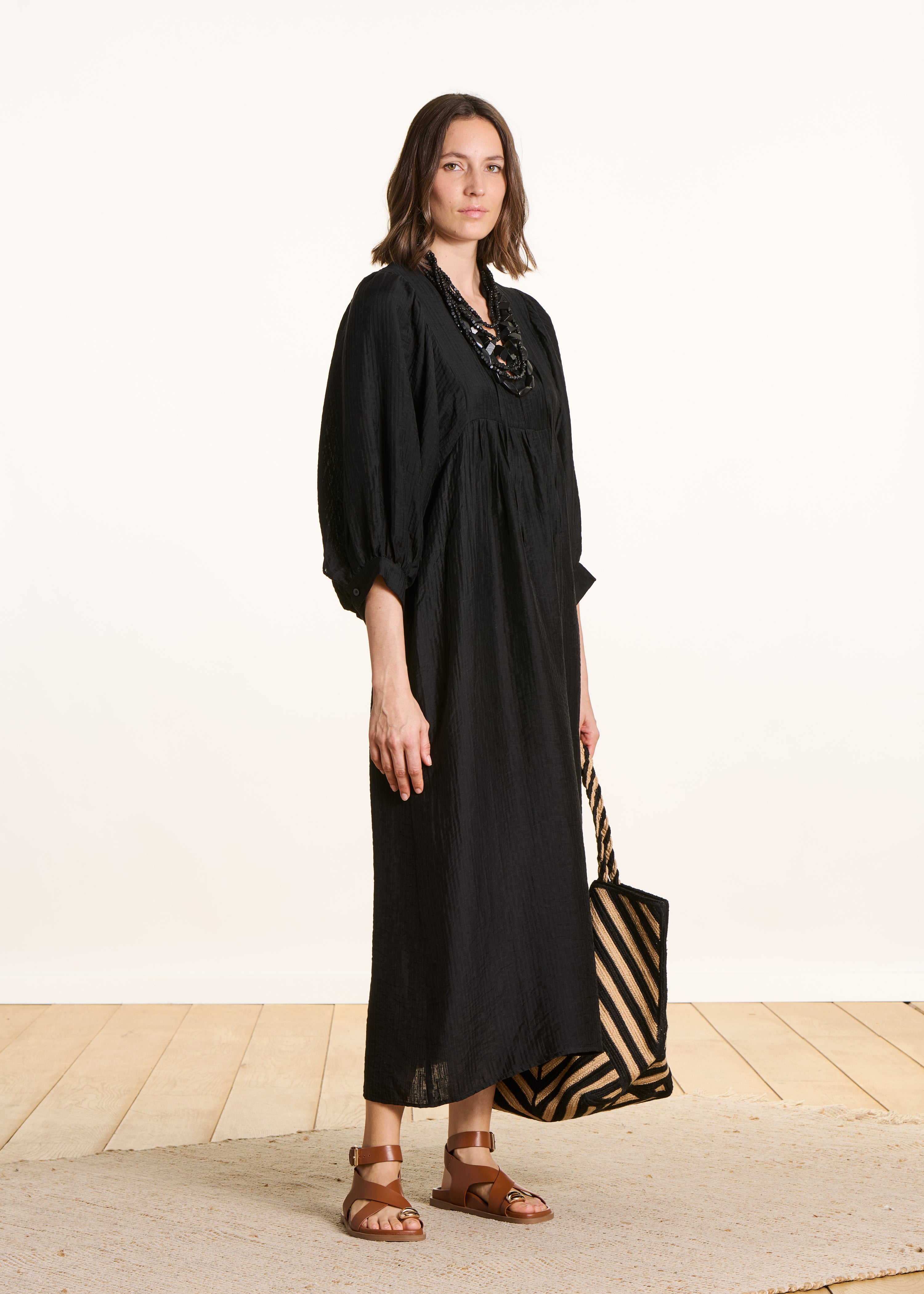 la-f-e-marabout-e-demba-kleid-schwarz-langarm-maxikleid image 2