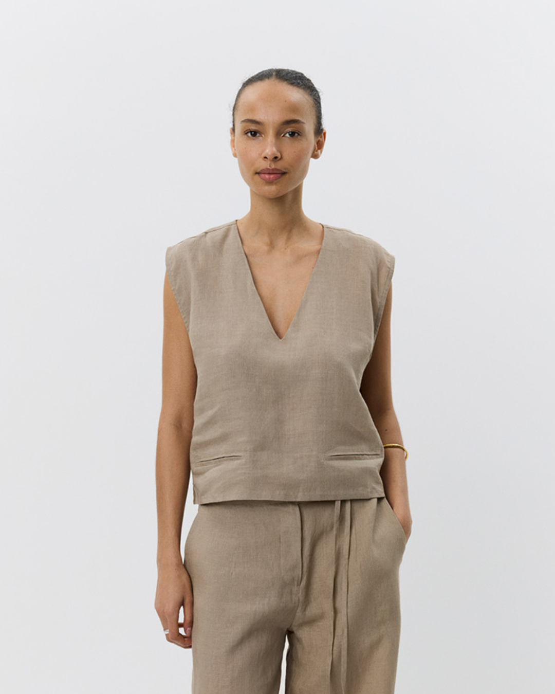 sofie-schnoor-women-inayasw-top-leinen-camel-cropped image 6