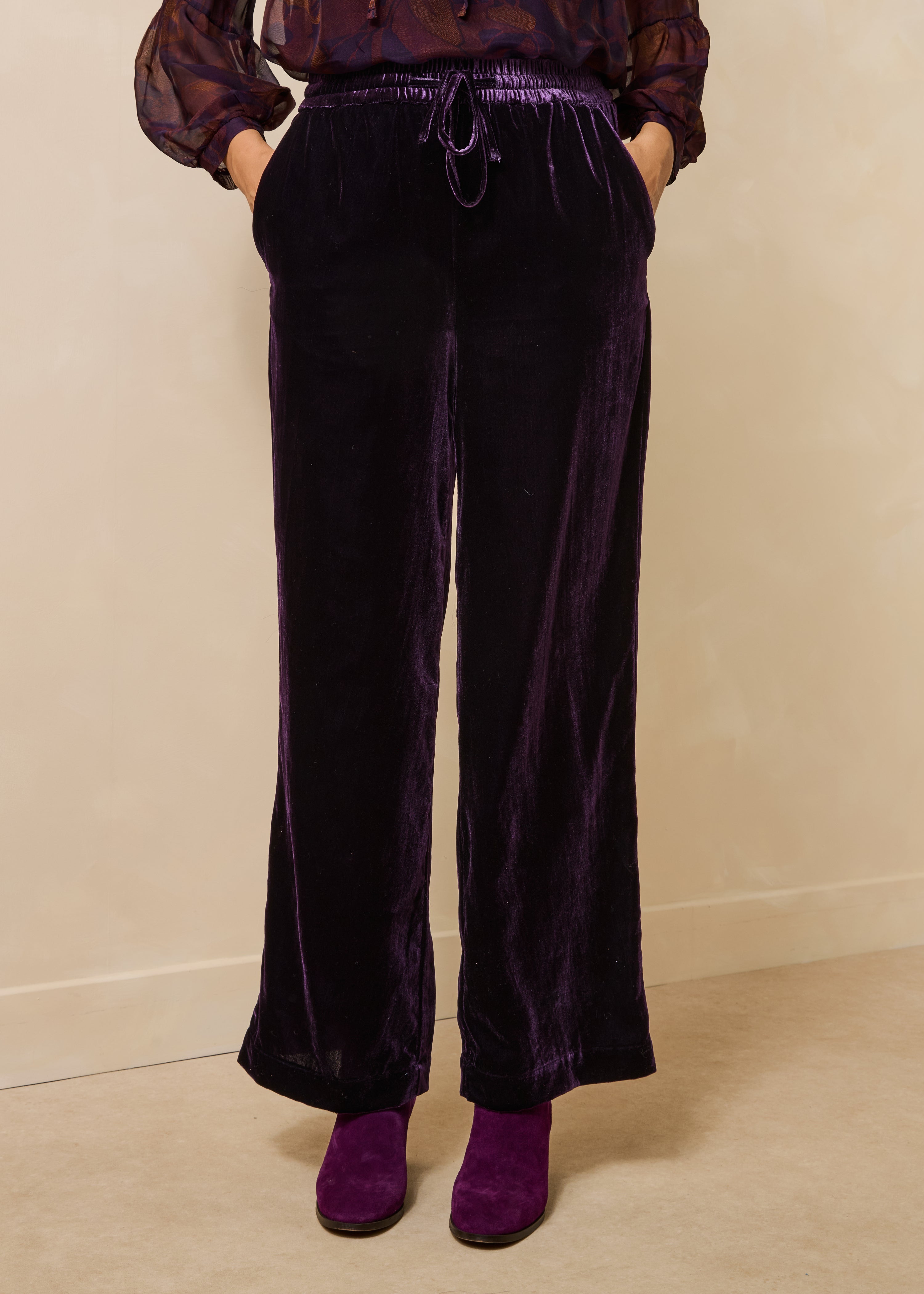 la-f-e-marabout-e-pacoa-hose-violett-samt-34-40 image 2