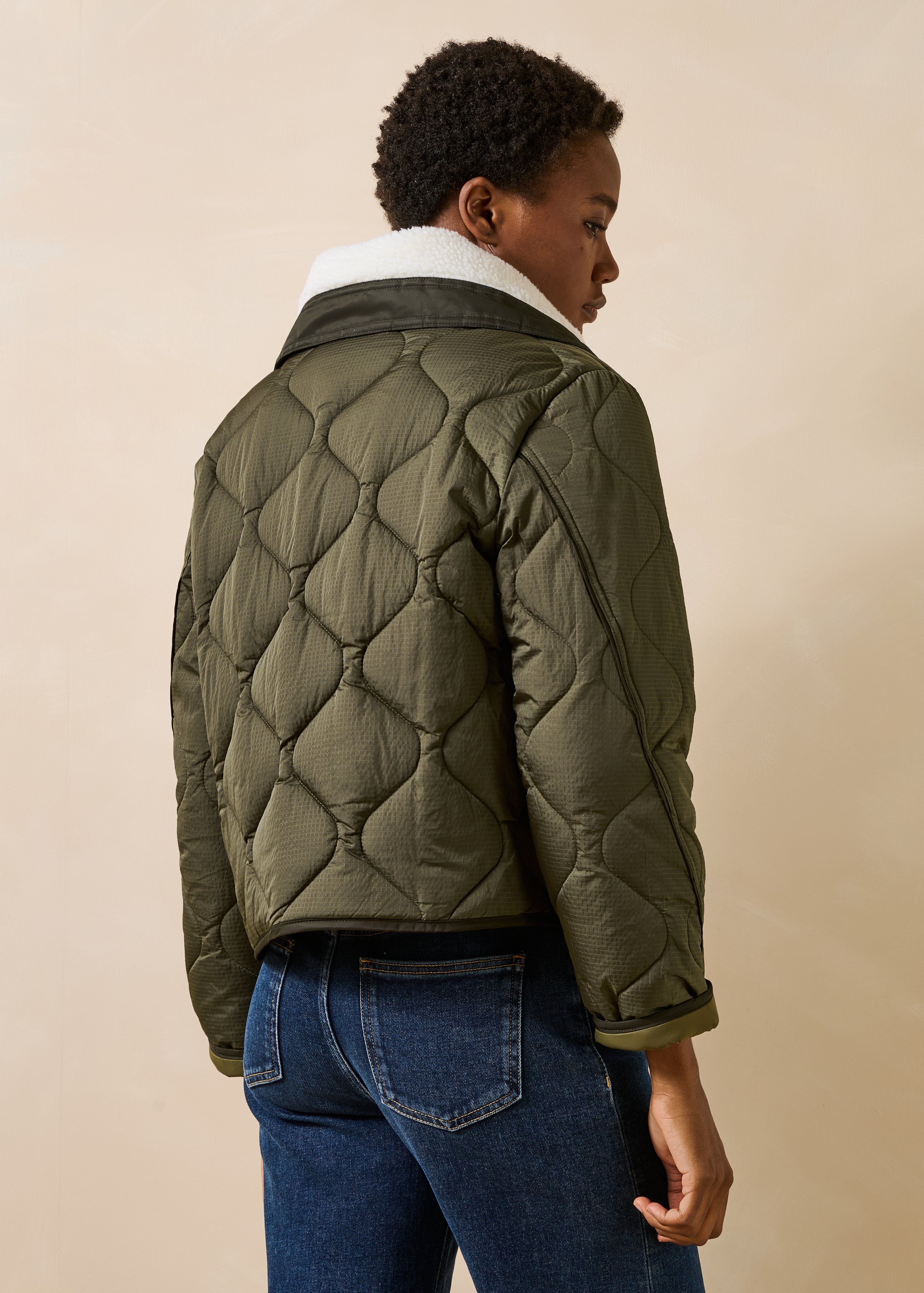 la-f-e-marabout-e-gora-steppjacke-kurz-dark-khaki-fell image 3