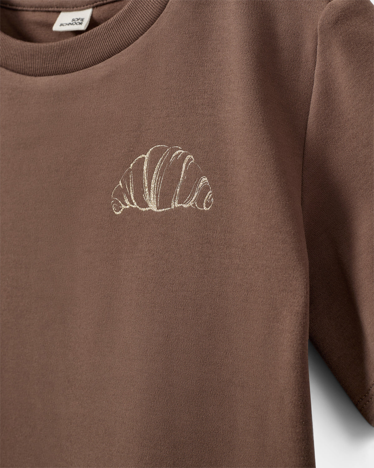 sofie-schnoor-kids-astask-t-shirt-brown-croissantprint image 3