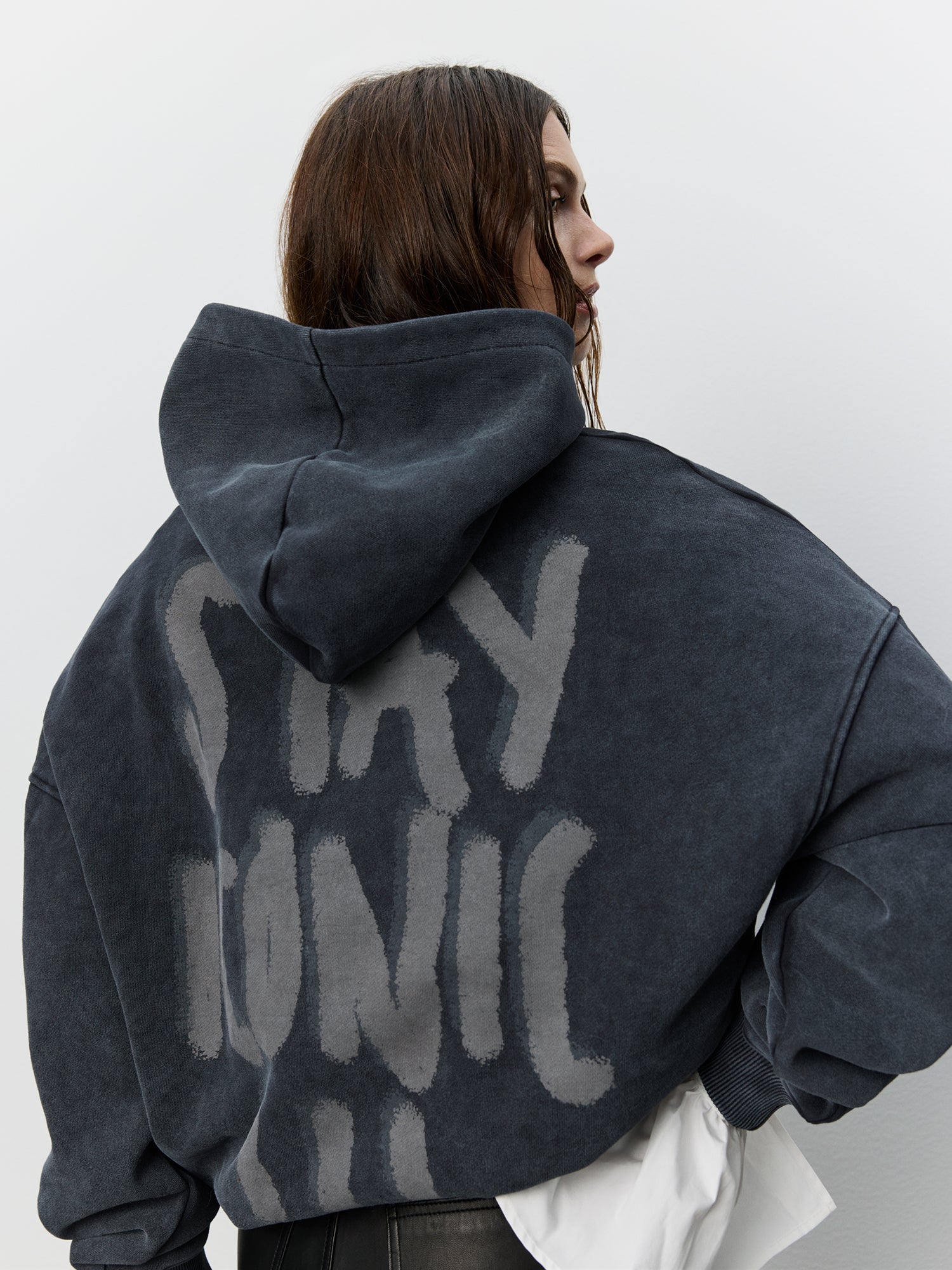 sofie-schnoor-icon-025-ransosw-hoodie-washed-black image 5
