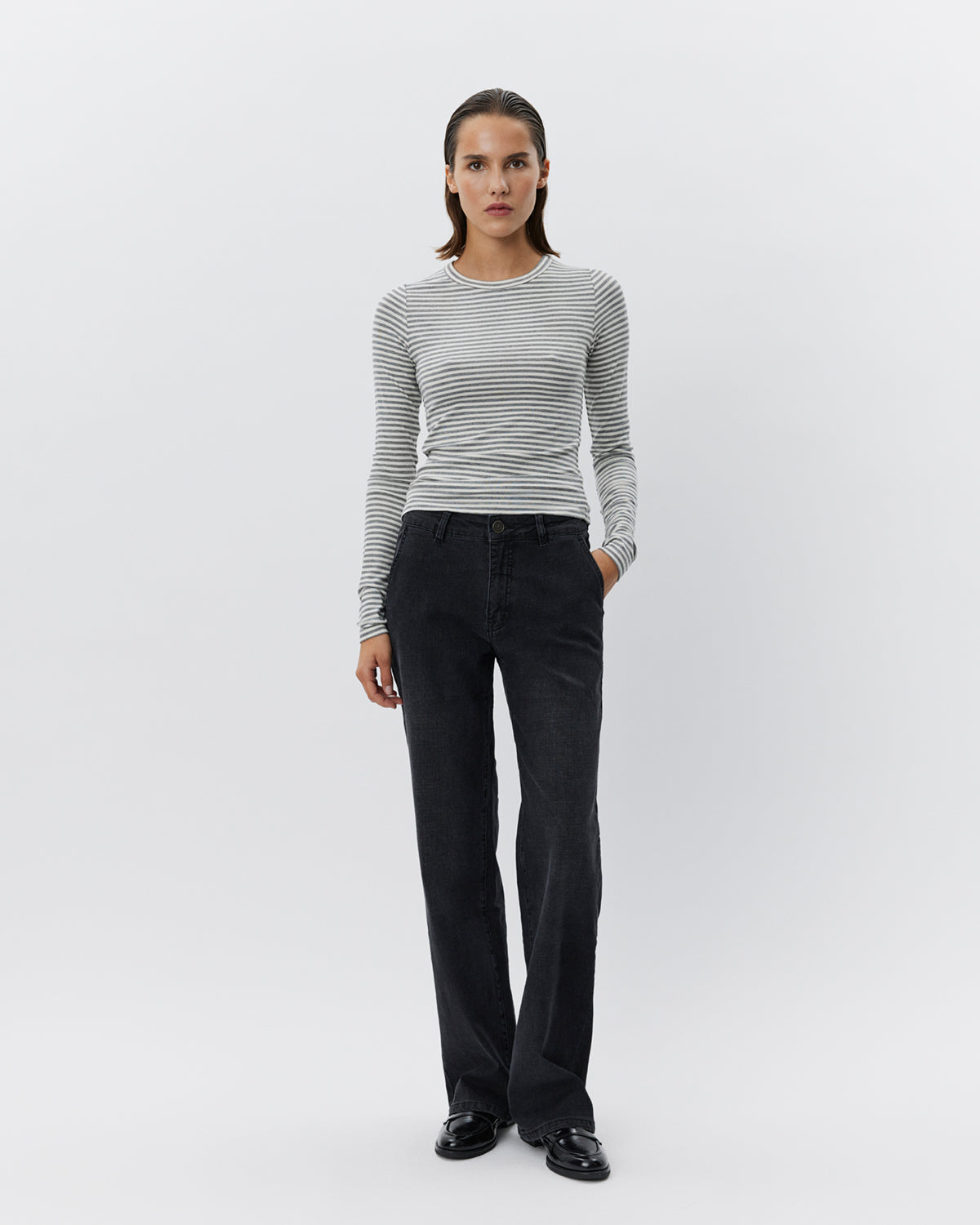 sofie-schnoor-women-luccasw-jeans-washed-black-regular image 2