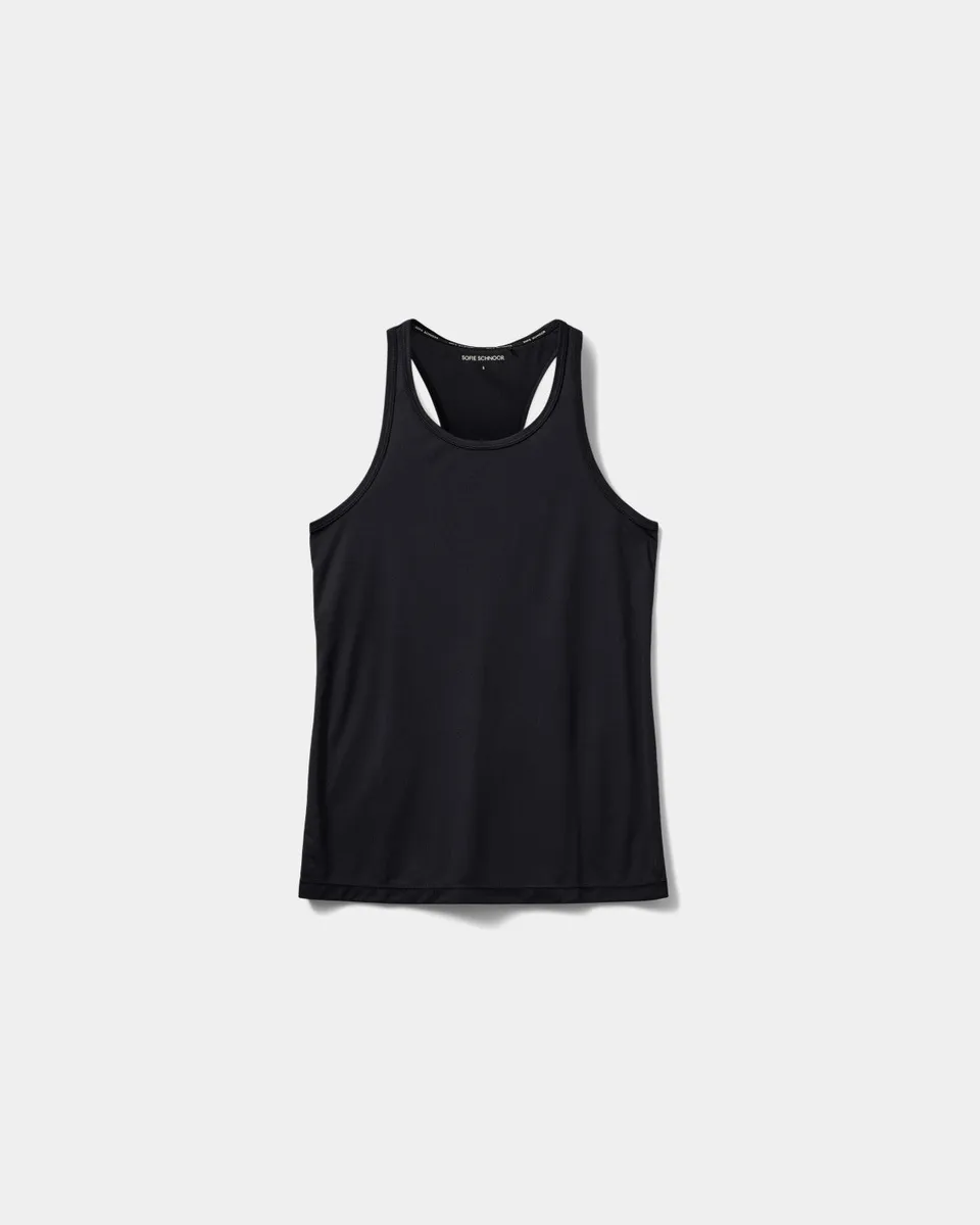 sofie-schnoor-sport-ionaspo-top-schwarz-lockere-passform image 1