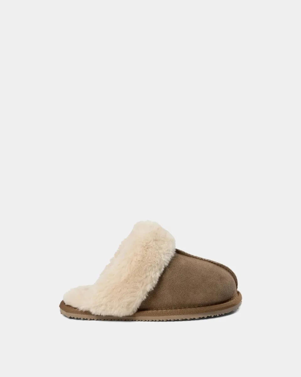 sofie-schnoor-young-melaniesy-indoor-shoe-wildleder-dark-sand image 1