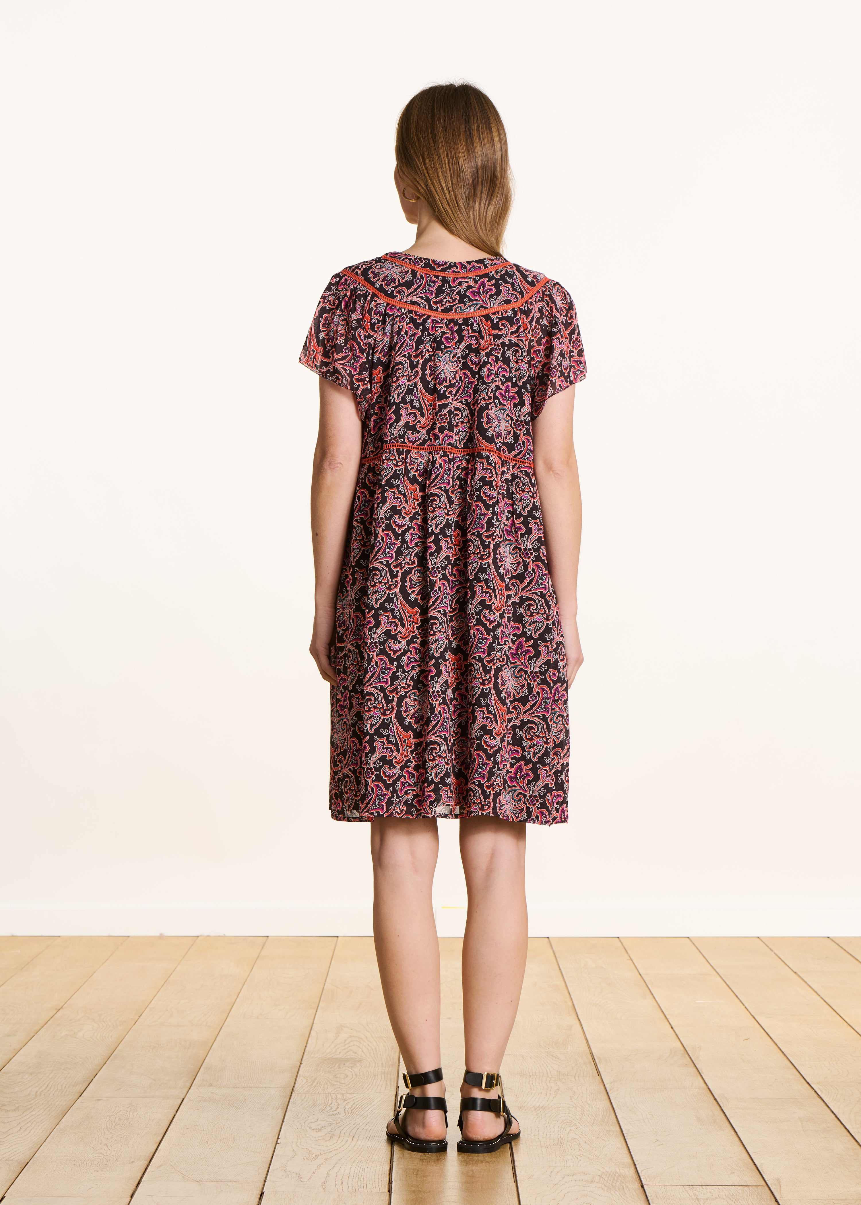 la-f-e-marabout-e-fayak-minikleid-schwarz-floral-gef-ttert image 3