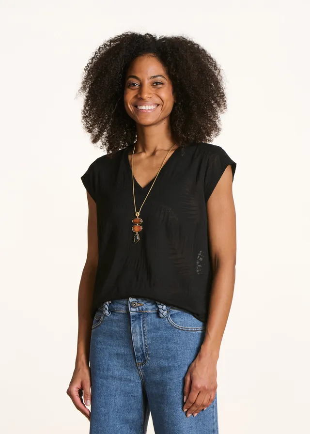 la-f-e-marabout-e-davia-t-shirt-schwarz-v-ausschnitt image 1