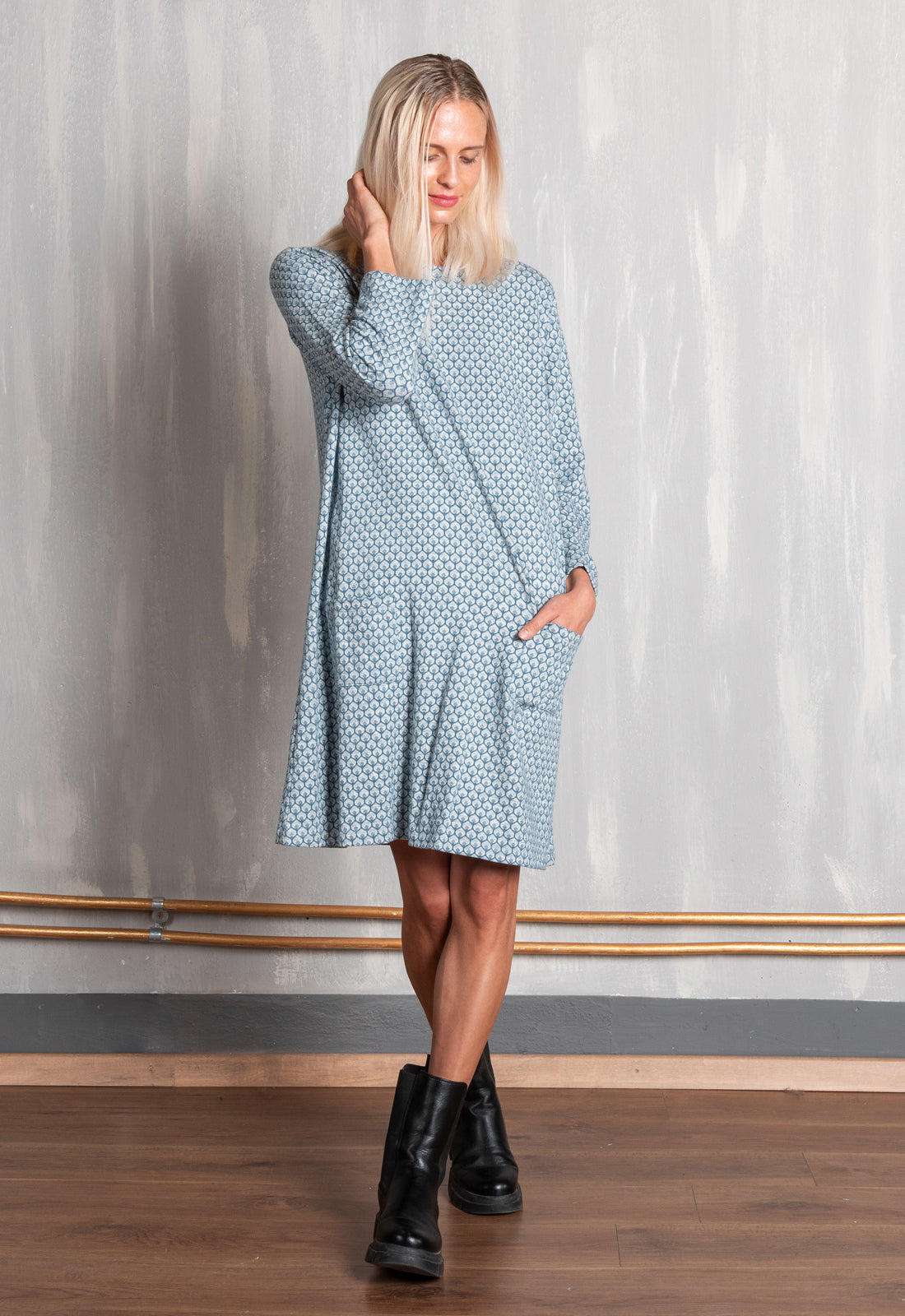 moshiki-dress-g7-a-linien-kleid-aqua-jacquard-bio-baumwolle image 3