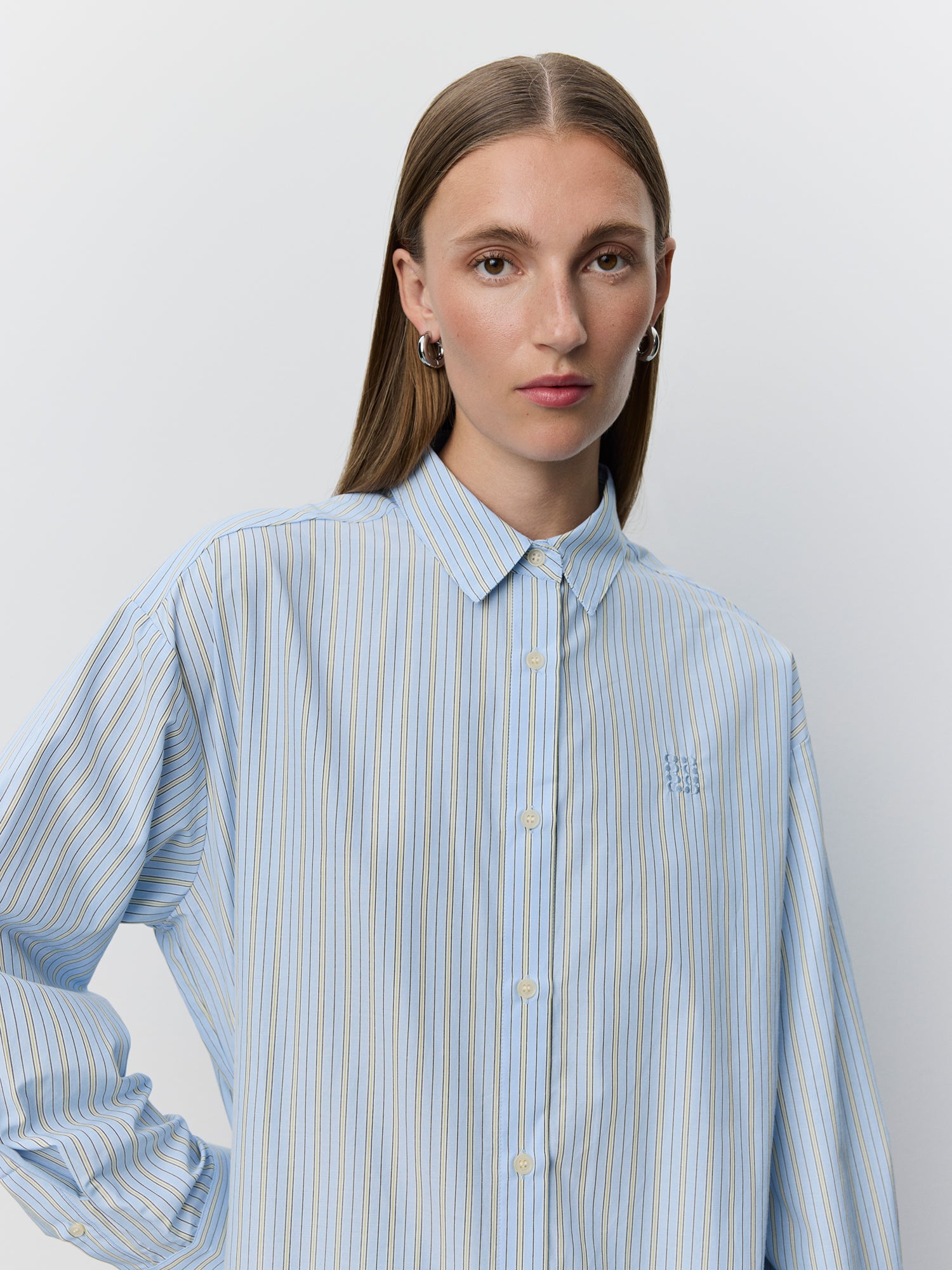 sofie-schnoor-women-mercysw-oversized-bluse-blau-gr-34 image 5