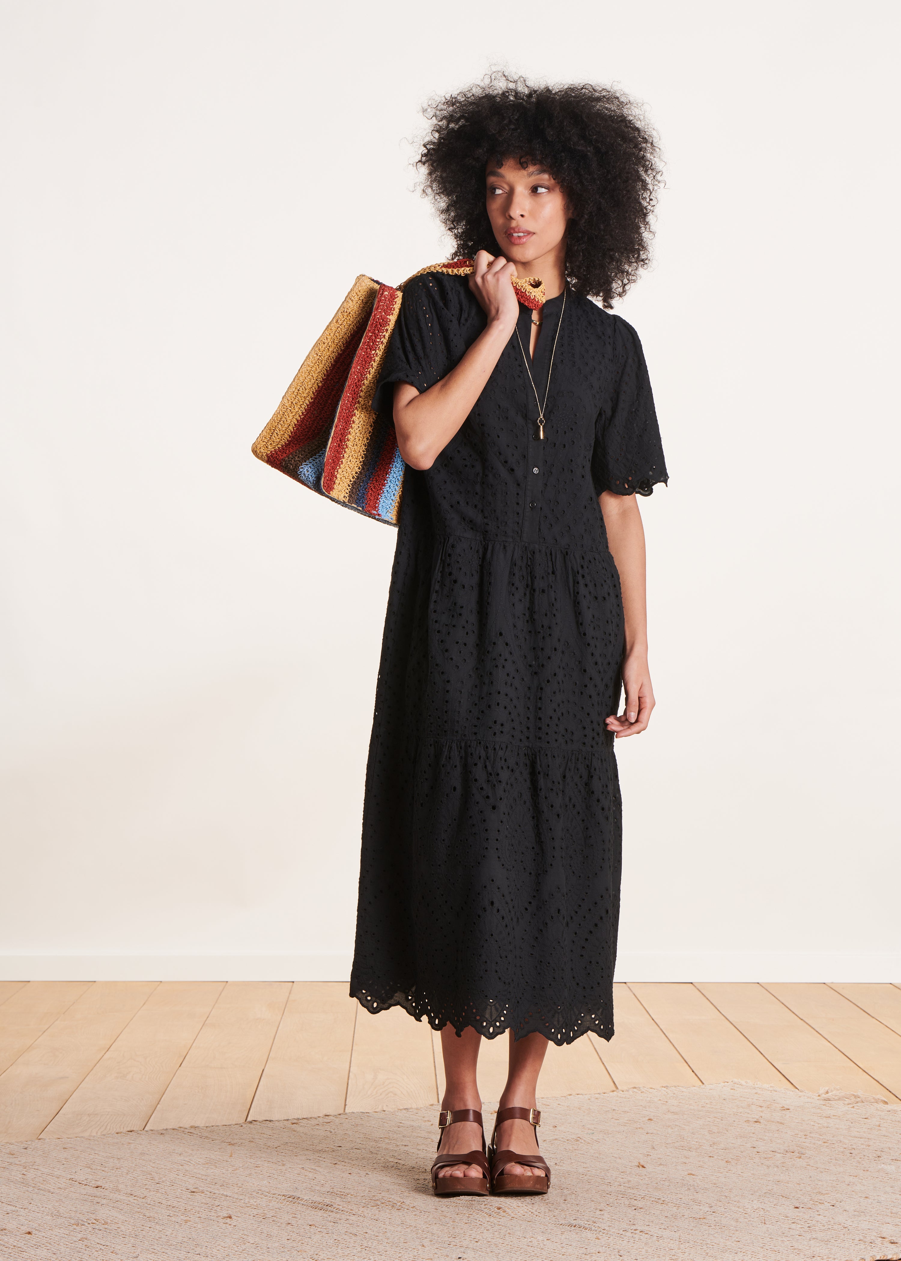 la-f-e-marabout-e-verona-kleid-schwarz-broderie-lang image 1
