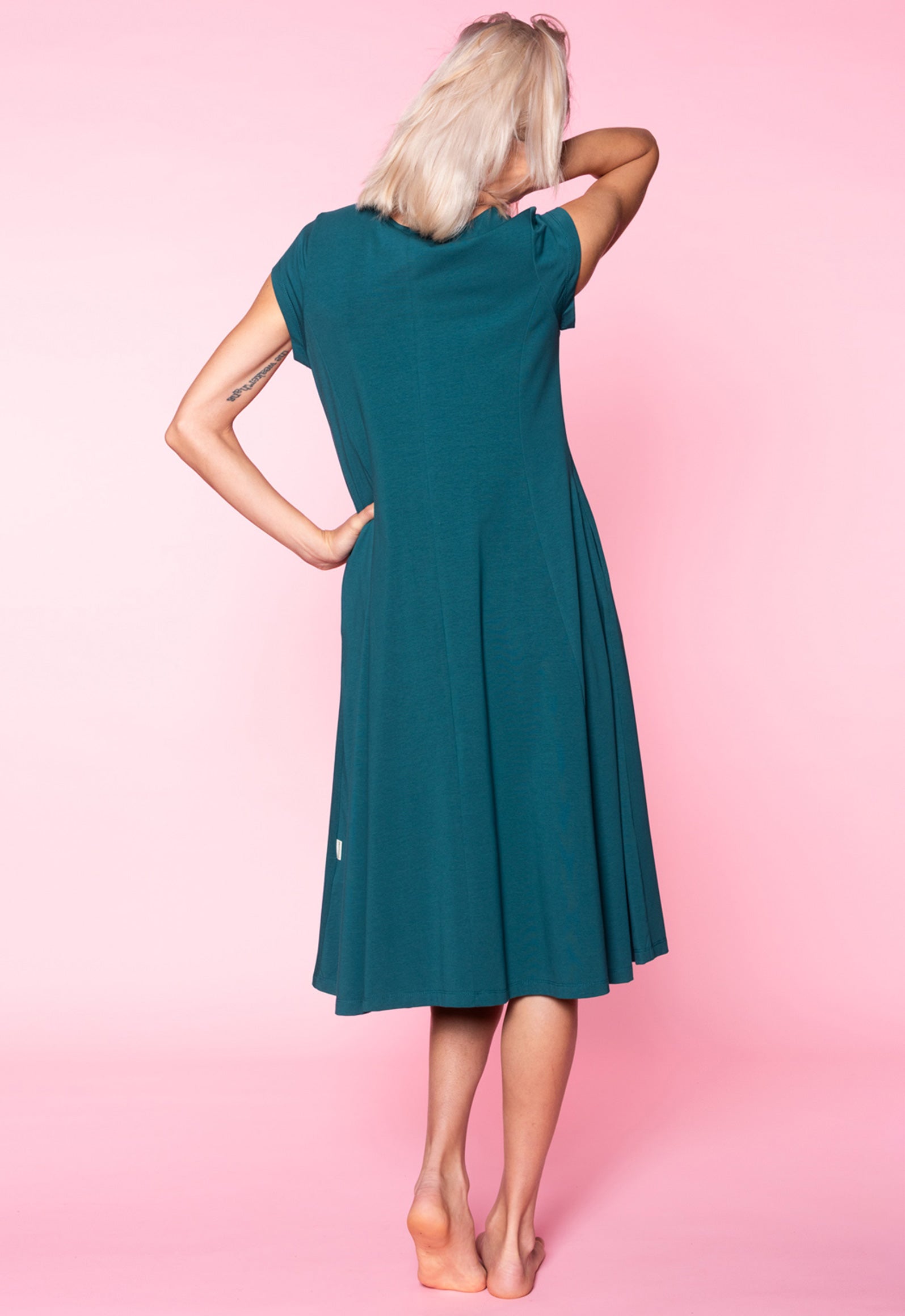 moshiki-dress-i-101-s26dress-g1-kleid-emerald-03-bio image 5