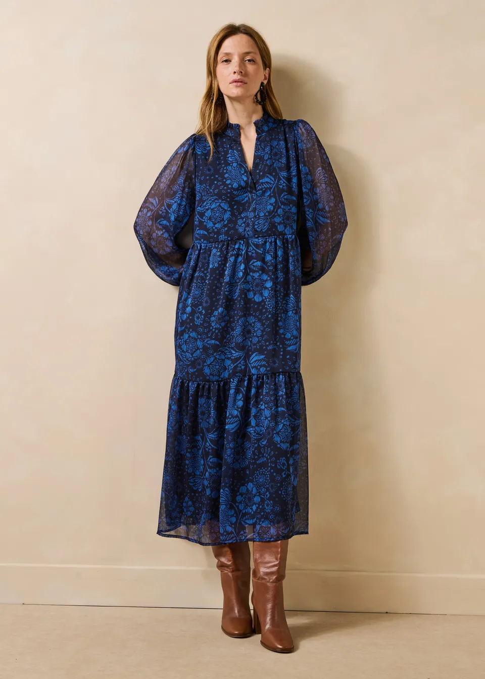 la-f-e-marabout-e-gauffre-maxikleid-blau-floral image 1