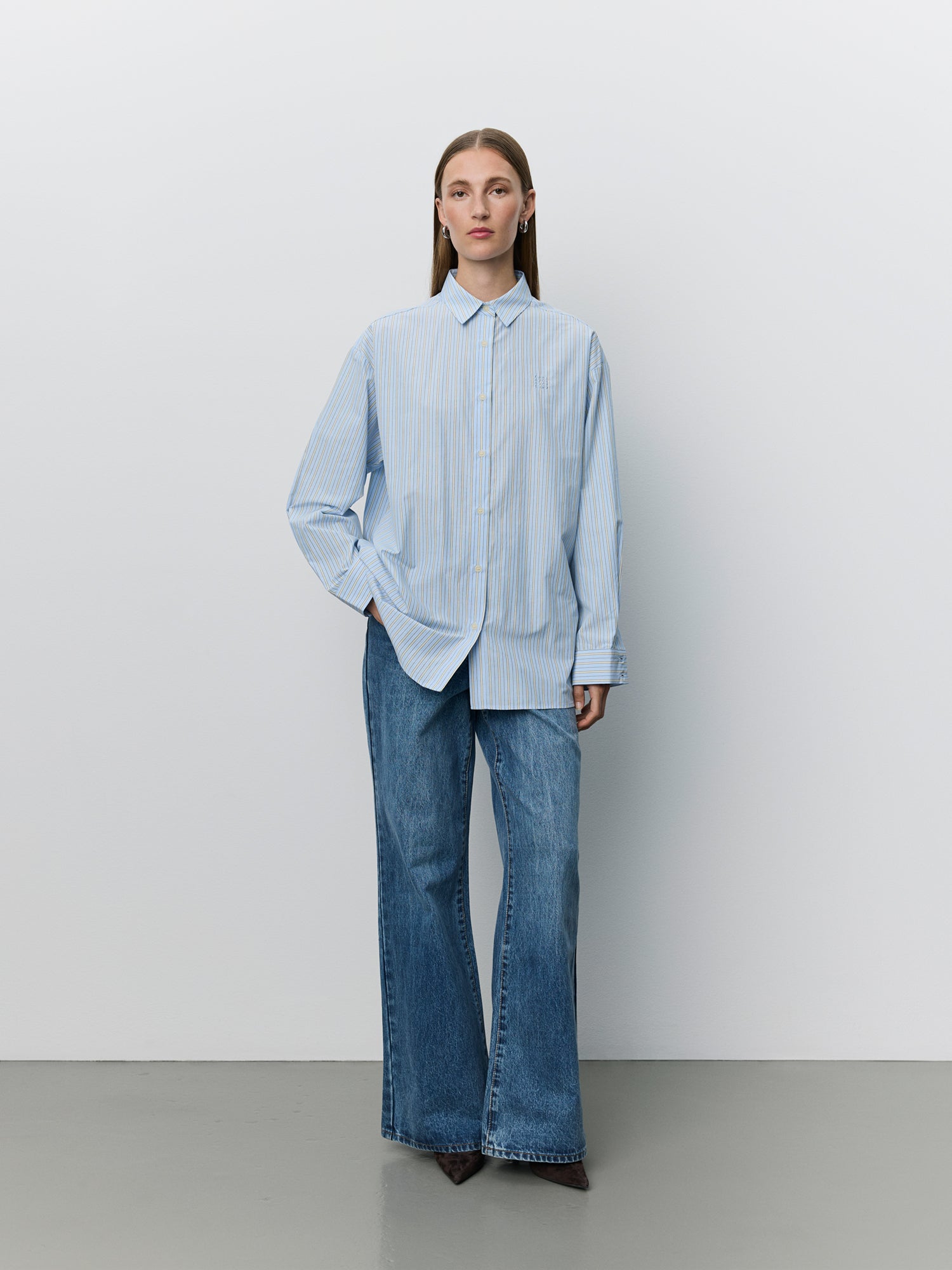 sofie-schnoor-women-mercysw-oversized-bluse-blau-gr-34 image 2