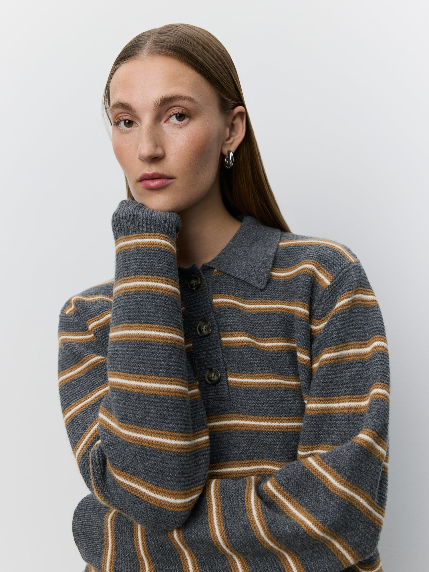 sofie-schnoor-women-stormasw-pullover-dunkelgrau-gestreift-lammwolle image 5
