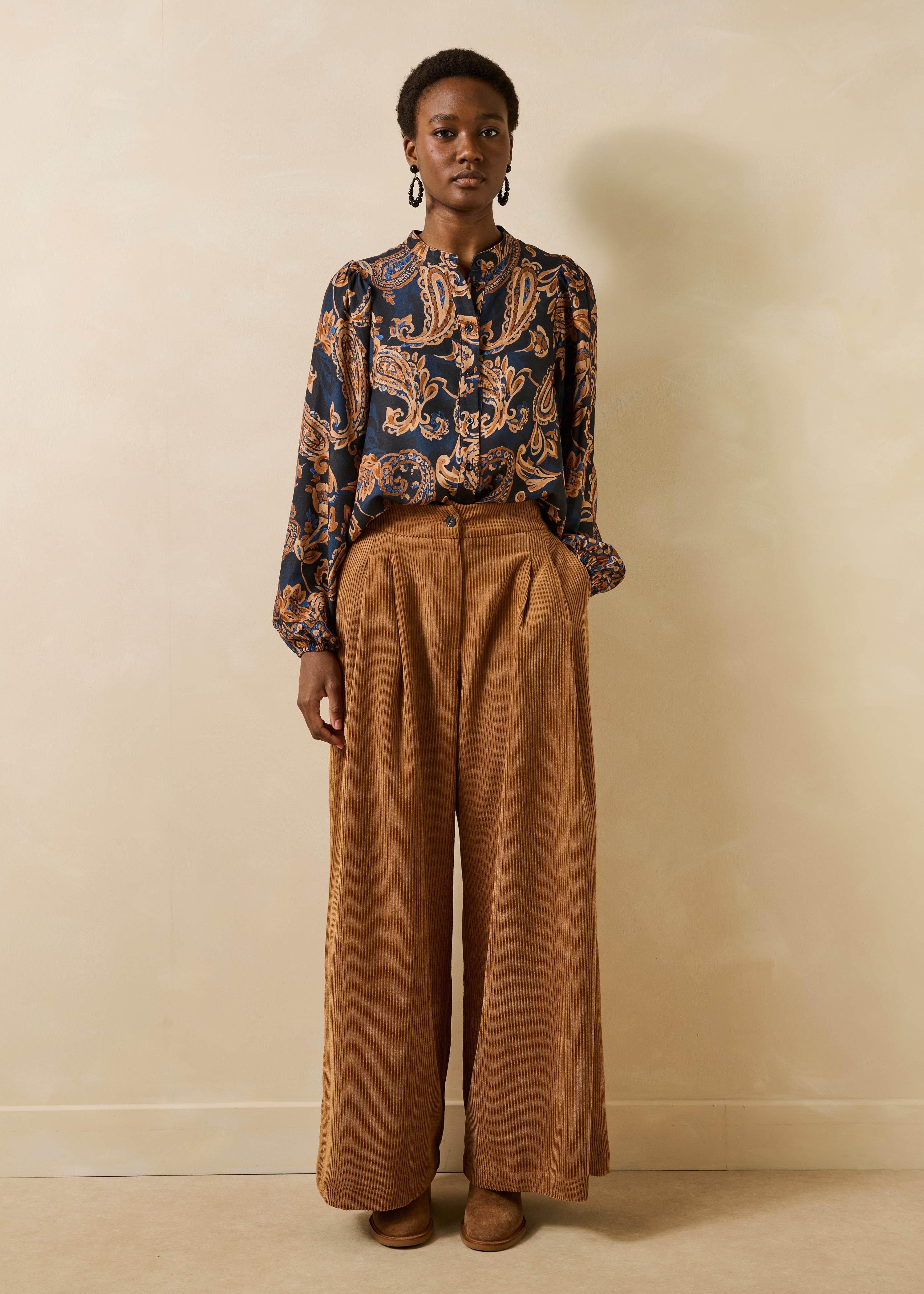 la-f-e-marabout-e-getanoa-bluse-dunkelblau-paisley image 2